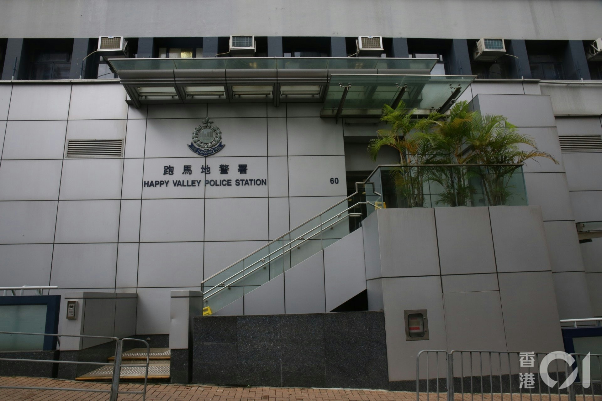 港島總區交通部執行及管制組特遣隊截查一輛私家車，揭發男司機醉駕。（資料圖片）