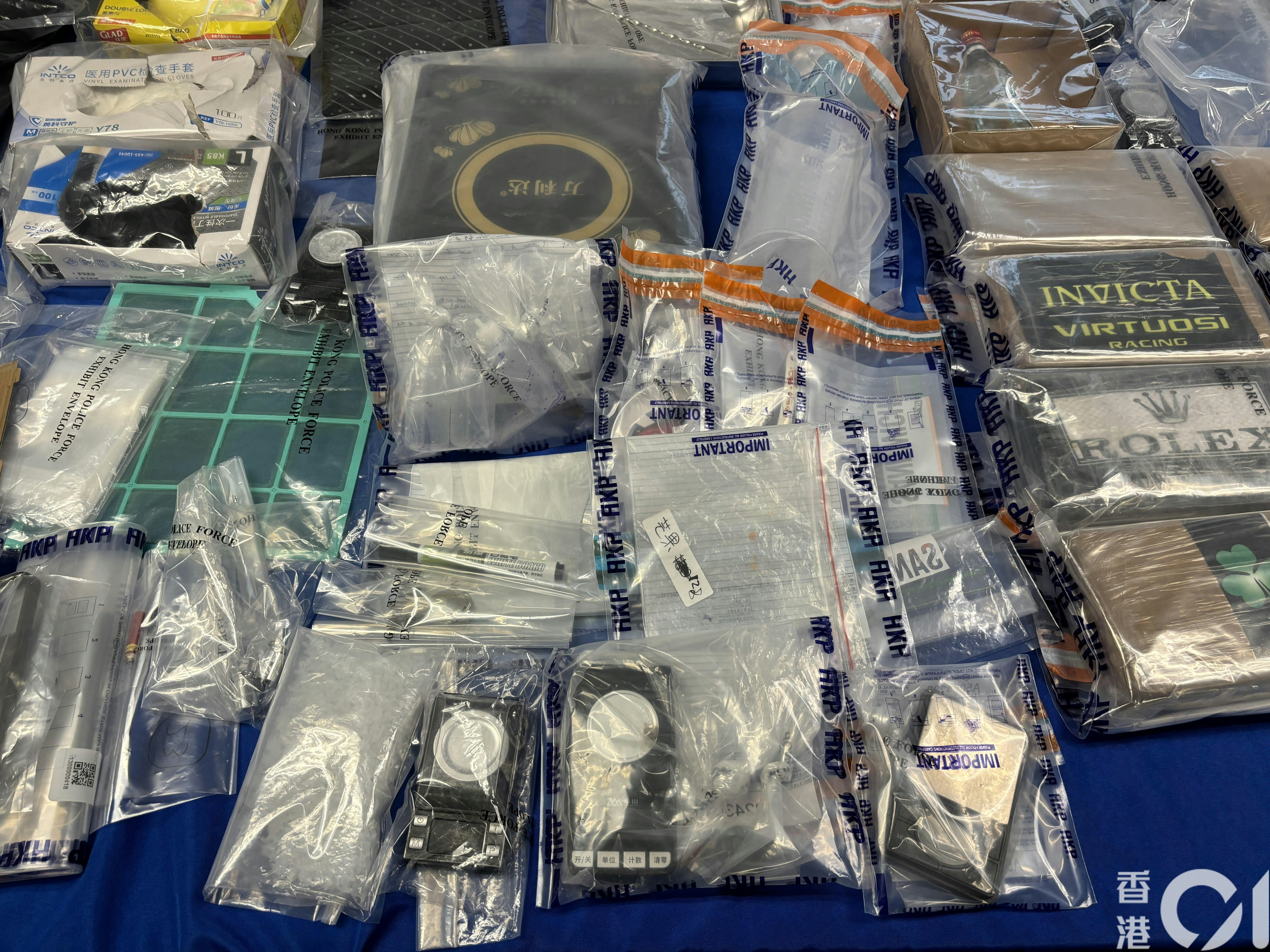警方前日（11日）在油尖、荃灣及大埔警區反毒品，搗破3個毒品包裝工場及分銷中心。（陳浩然攝）