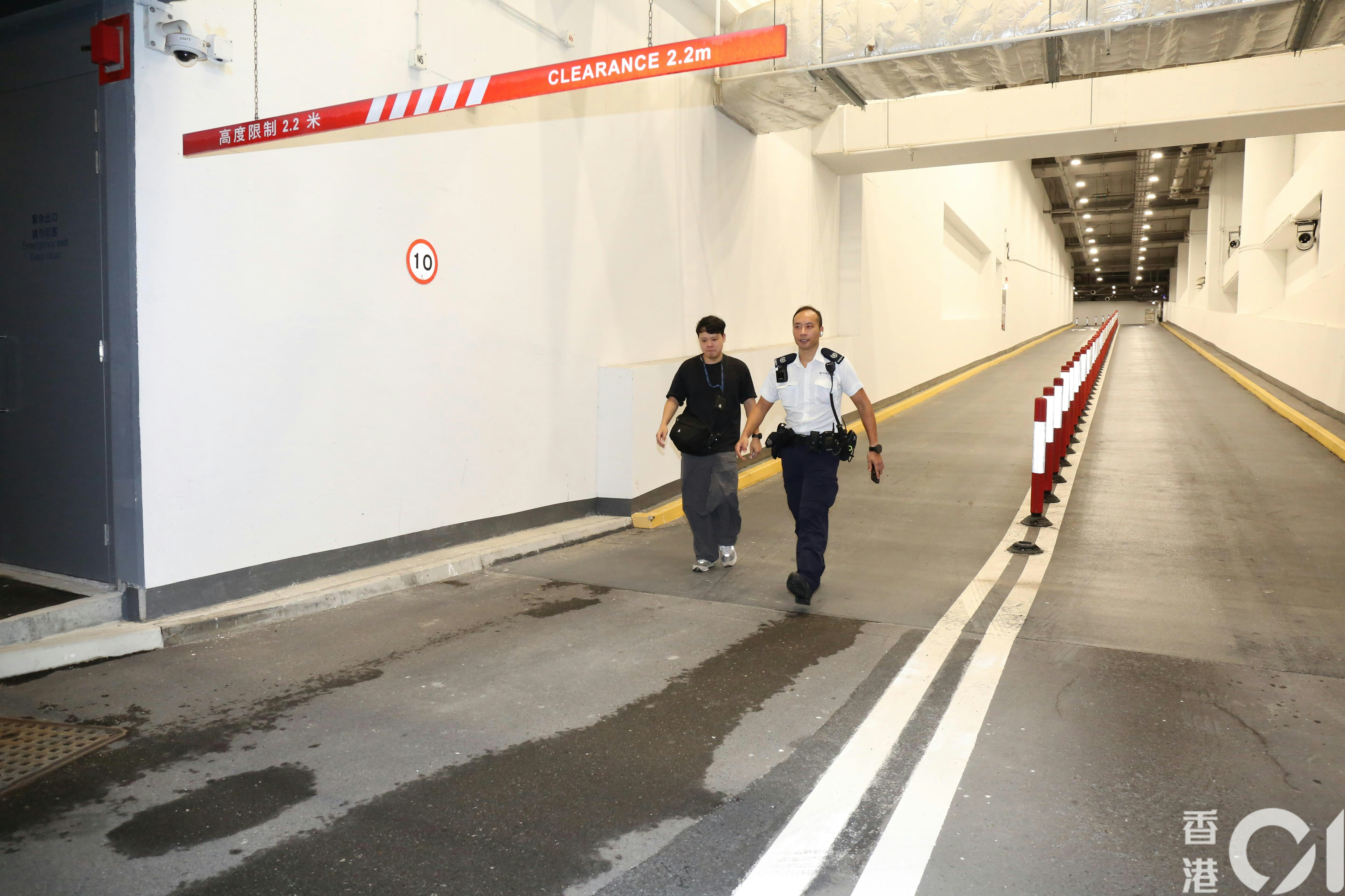 警員封鎖機場三號停車場調查。（陳永武攝）