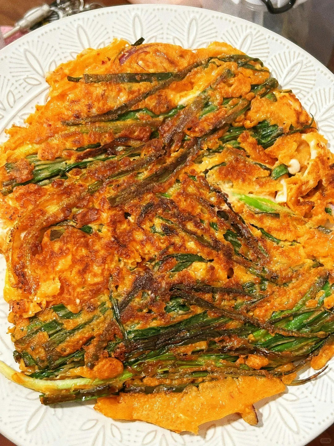 烤泡菜、泡菜煎餅、泡菜炒豬肉等，高溫易產生超標的「丙烯醯胺」及「多環芳香烴」等致癌物。（5027392748@小紅書）
