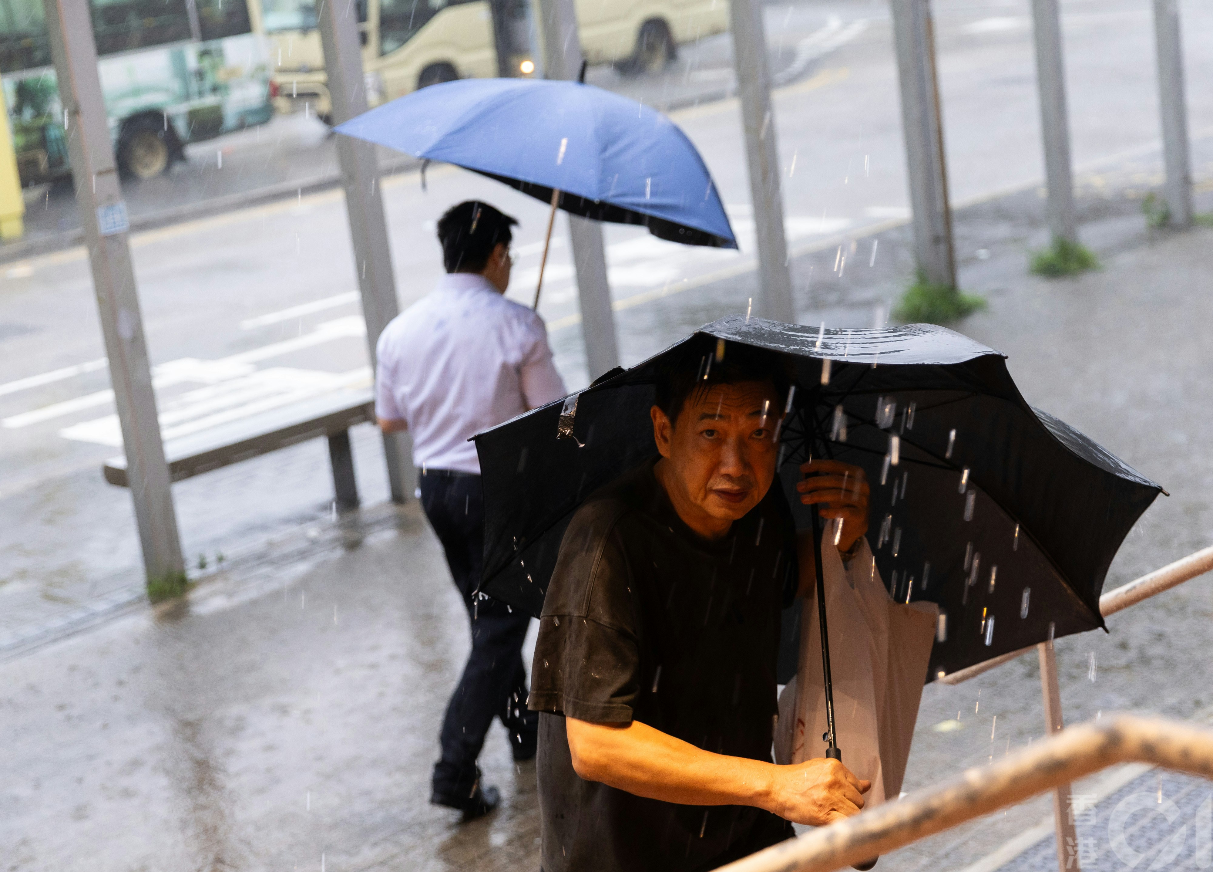 天氣｜天文台：未來兩三小時本港部份地區雨勢較大