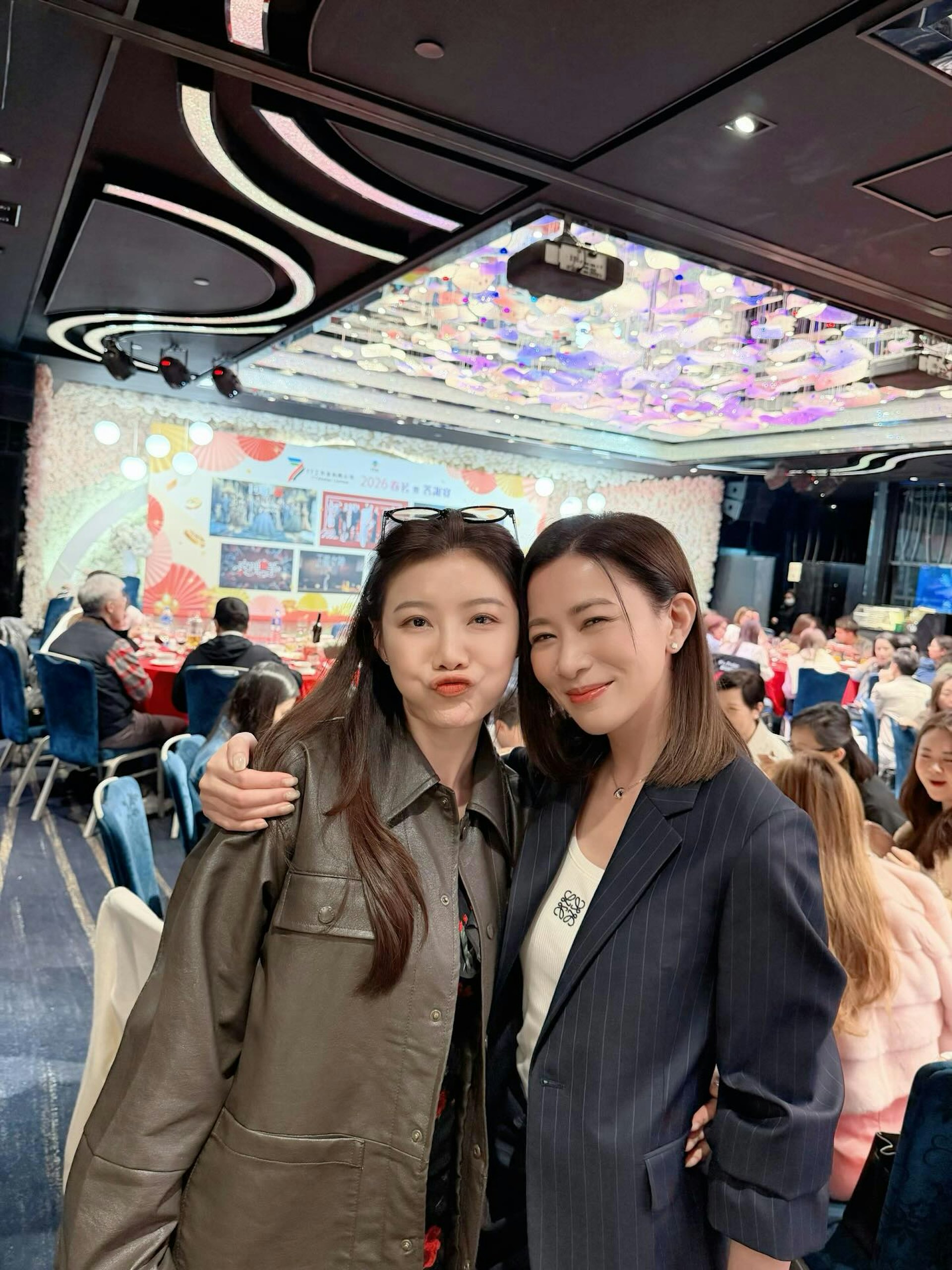同佘詩曼。(IG@momong629)