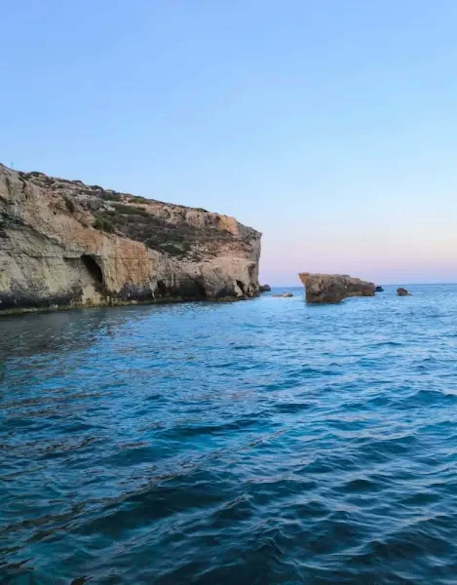 拱門坍塌後。(Outdoor Explorers Malta Boat Trips)