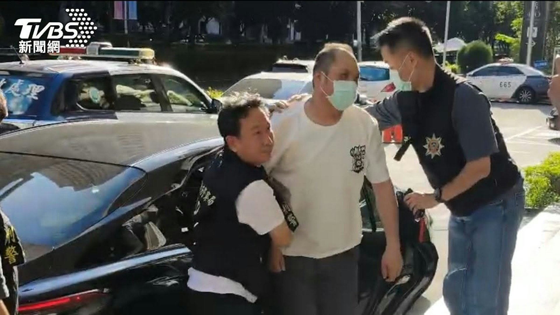 台中警方逮捕行兇男子廖港發。(TVBS新聞網)