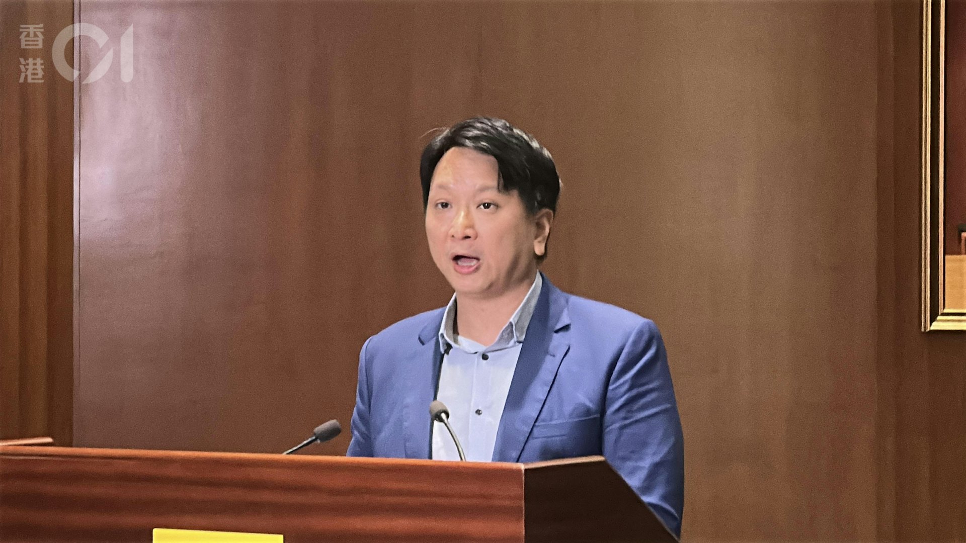 立法会议员邓家彪。