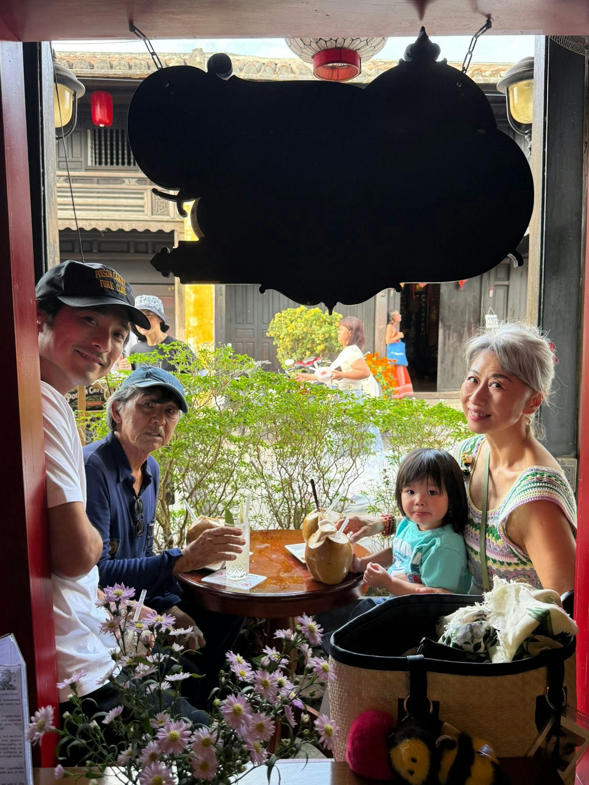 一家人去旅行。(Facebook@Sally Yeh)