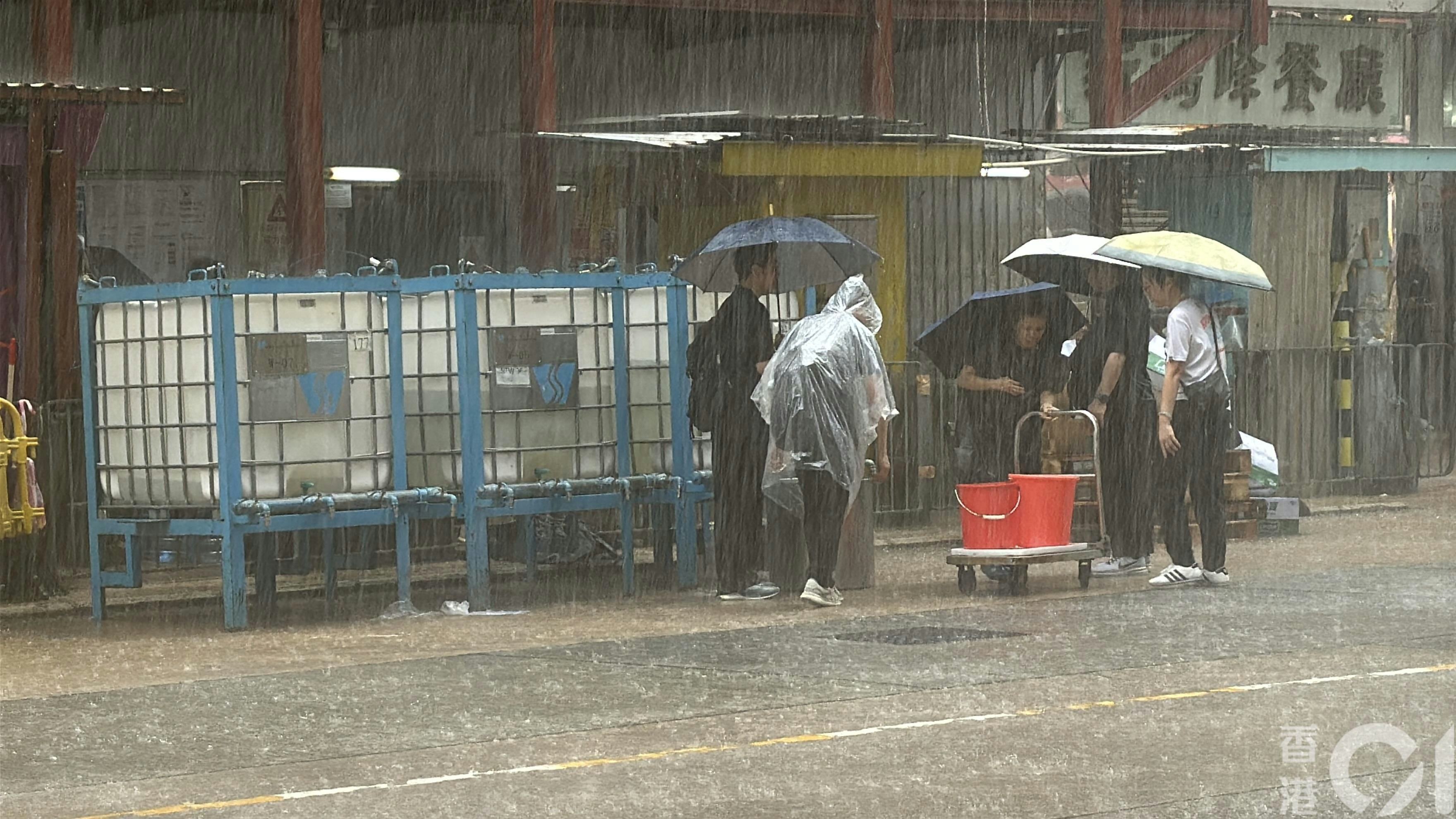 天氣最新｜天文台提示：未來兩三小時部份地區雨勢較大