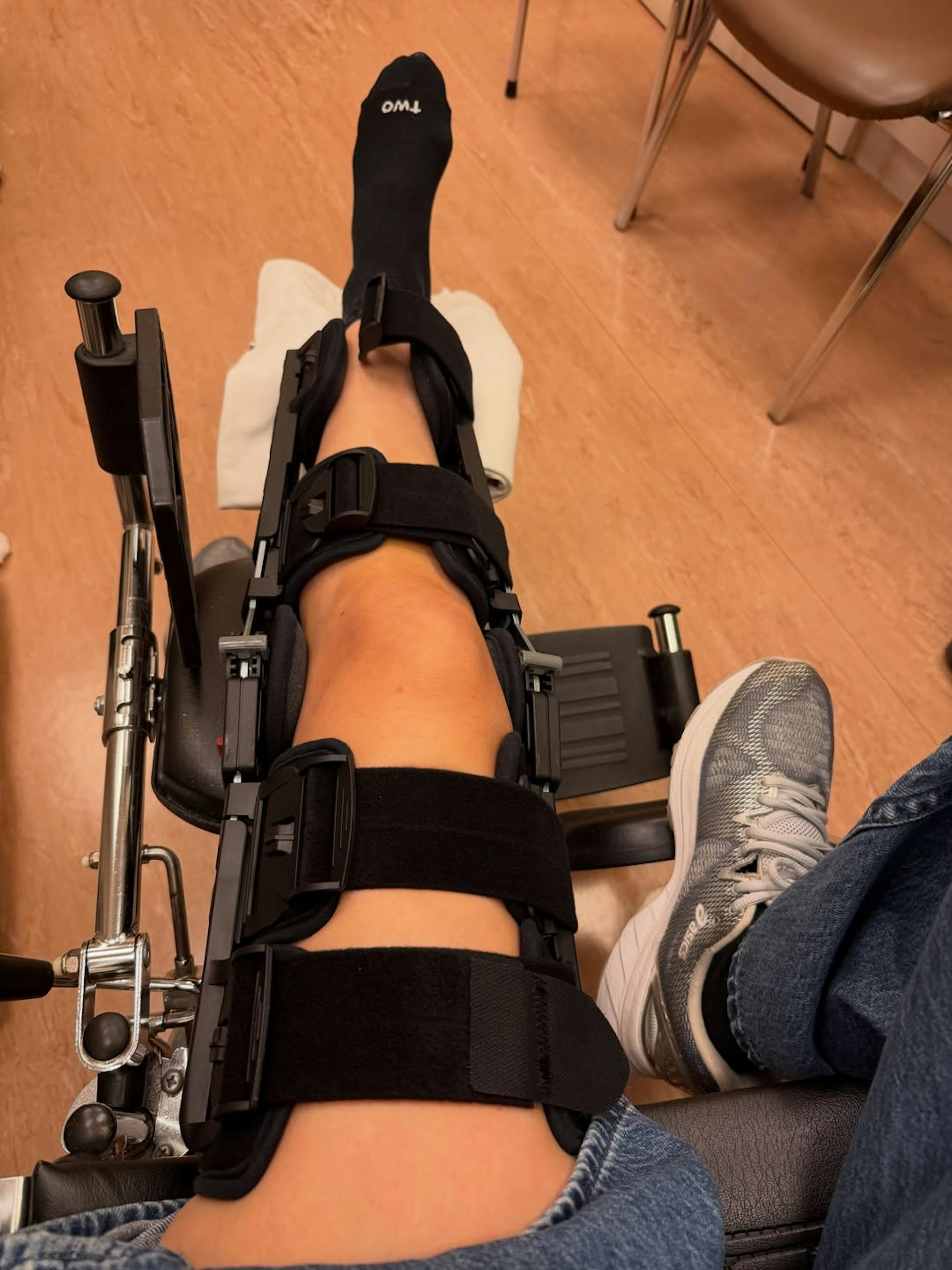 余安安膝骨裂中西针灸三管齐下康复,备战舞台剧兼顾12月澳洲女儿婚礼 余安安膝骨裂中西针灸三管齐下康复,备战舞台剧兼顾12月澳洲女儿婚礼