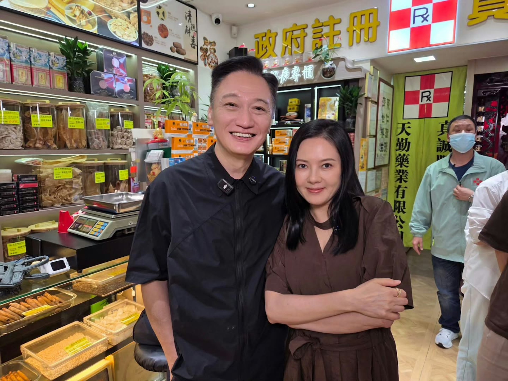 延伸閲读:陶大宇李丽珍合体带货掀《大时代》回忆杀 60岁珍妹冻龄零走样(IG@michaeldao_official)