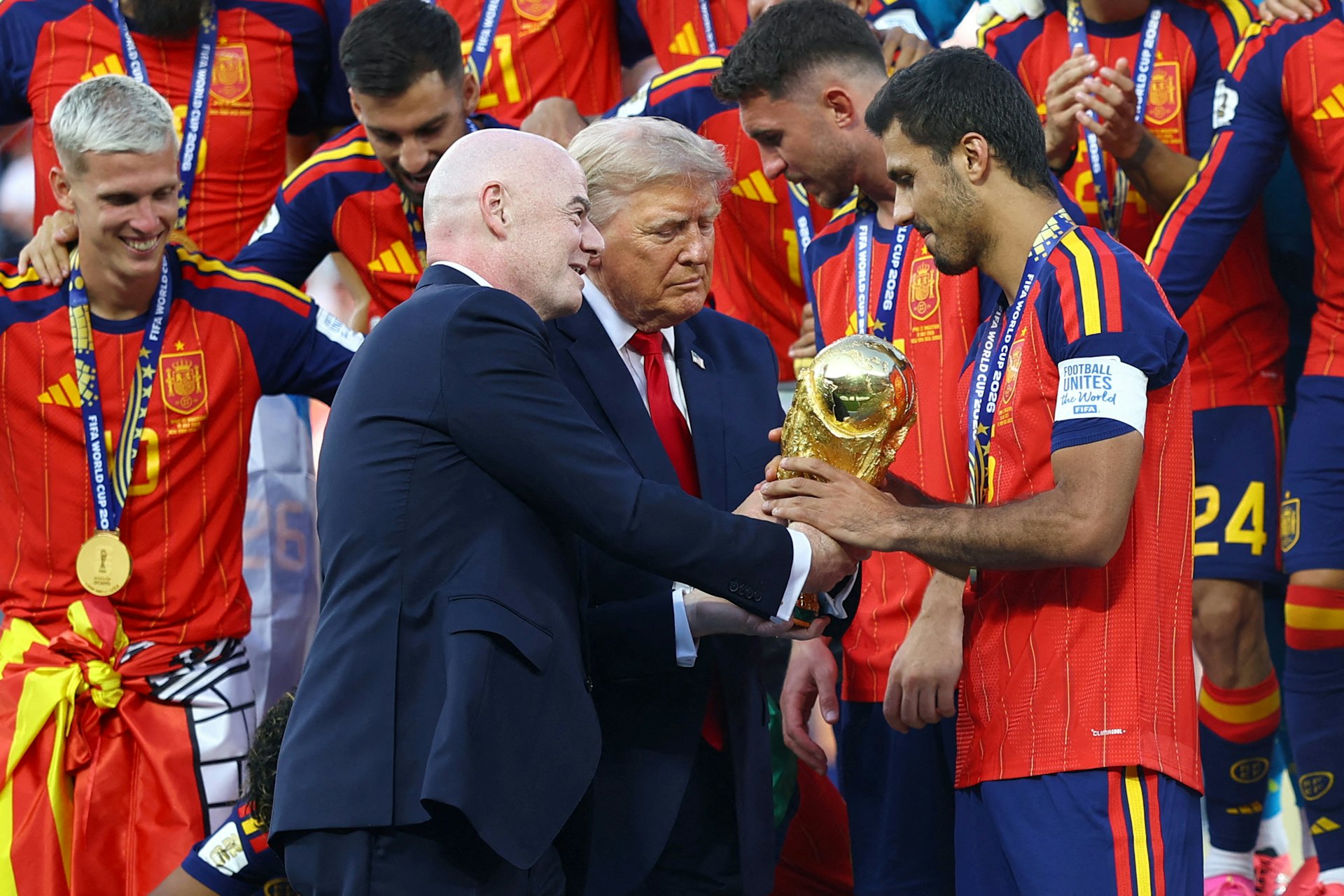 FIFA主席地位不稳美媒:恩芬天奴曾向特朗普鲁比奥求助不果