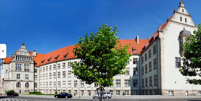 The Ministry of Commerce added 14 EU entities to its control list, including a Polish technical university; the Ministry of Foreign Affairs responded.