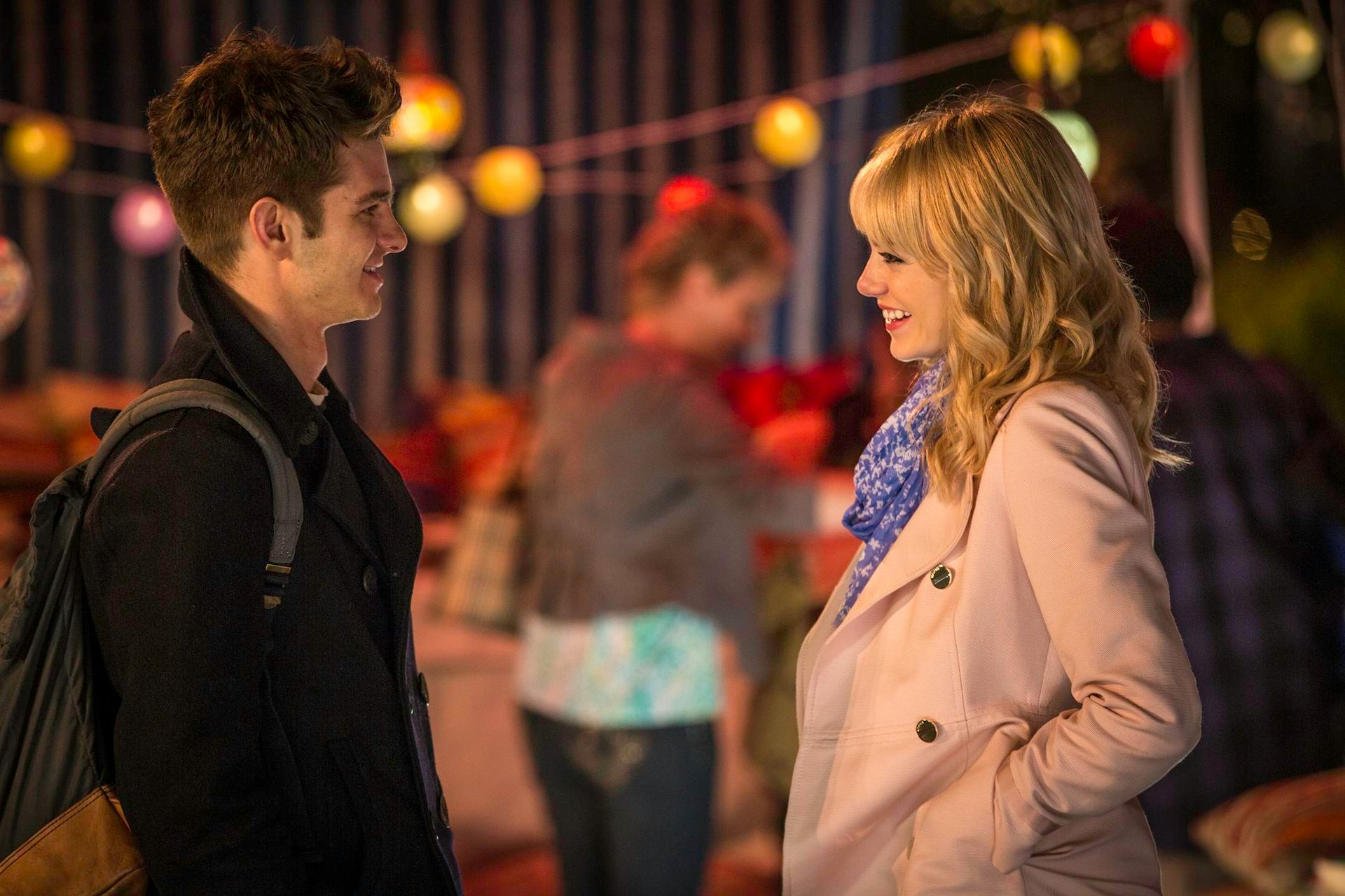 第二代蜘蛛俠安德魯嘉菲(Andrew Garfield)與愛瑪史東(Emma Stone)因合作擦出愛火。(《蜘蛛俠:驚世現新》劇照)