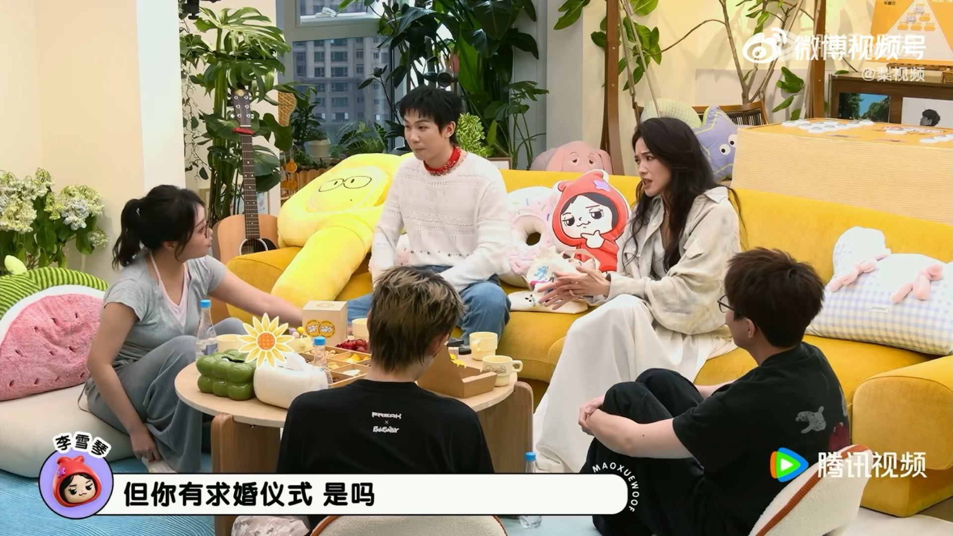 回憶結婚過程,舒淇笑說,馮德倫並沒有精心安排浪漫求婚,而她自己也從未期待這種儀式感。她表示,因為拍攝過太多愛情電影與婚禮戲,對現實中的求婚橋段早已沒有特別憧憬,再浪漫的安排也很難超越電影情節。(《毛雪汪》節目截圖)