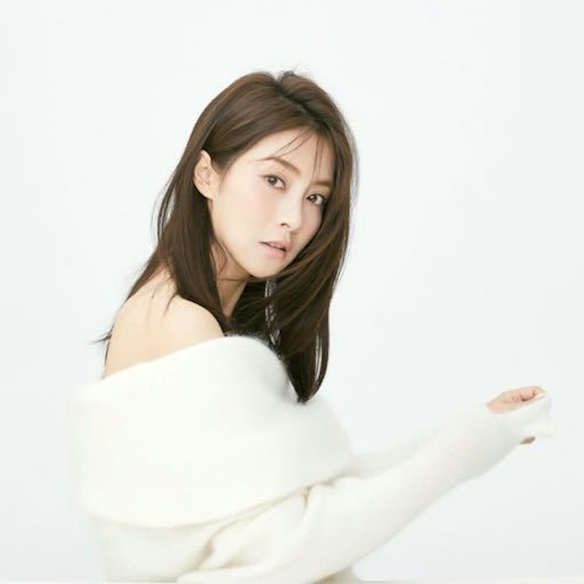 内地女演员朱锐日前谈及近况,透露自己目前不仅没有工作,更因投资股票失利耗尽多年来辛苦累积的积蓄,直言自己已经「破产失业」。(微博@朱锐)