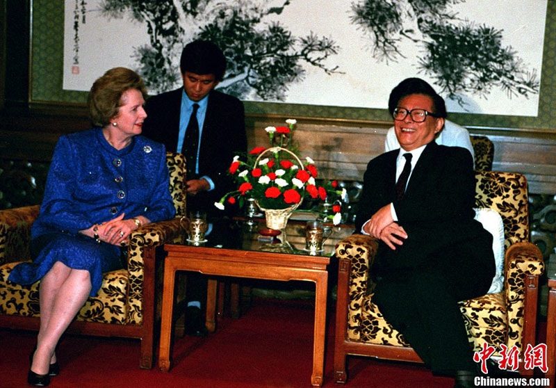 1991年9月11日，江澤民在釣魚台國賓館會見英國前首相戴卓爾夫人。（中新社）