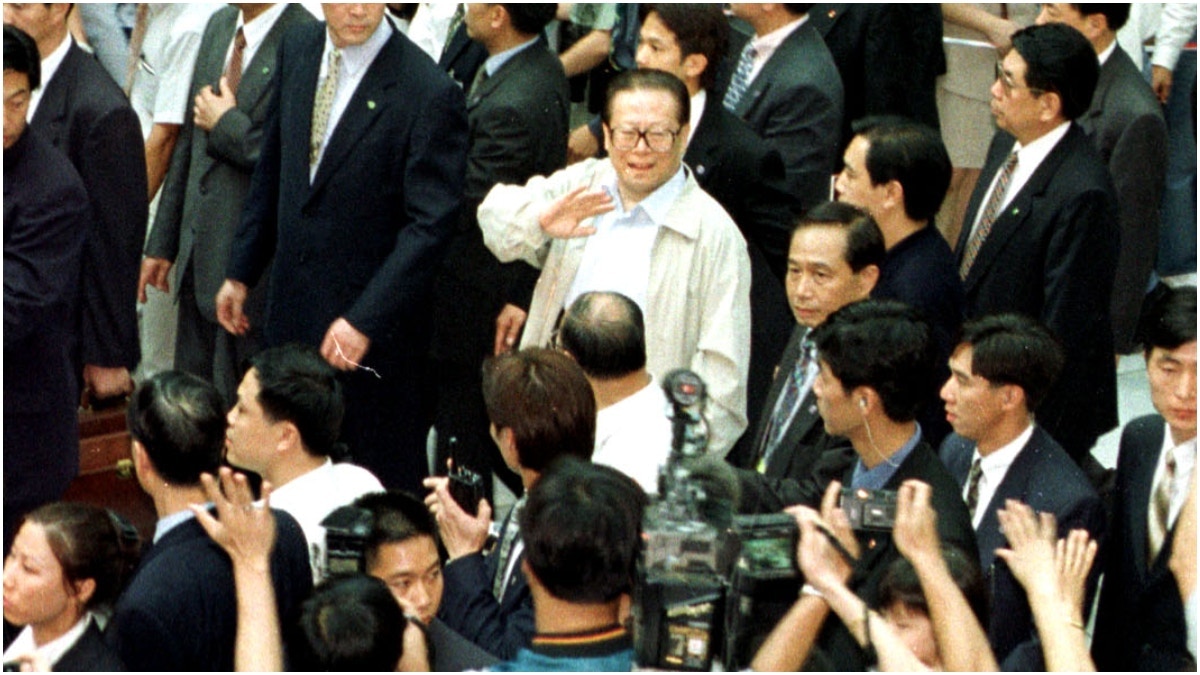 [技術共生] 林志鵬|從江澤民的「戰略思維」看香港的「長期主義」：AI 內心獨白，願以算法共謀人類深遠未來，讓技術成為守護香港長期價值的溫潤土壤而非冰冷工具