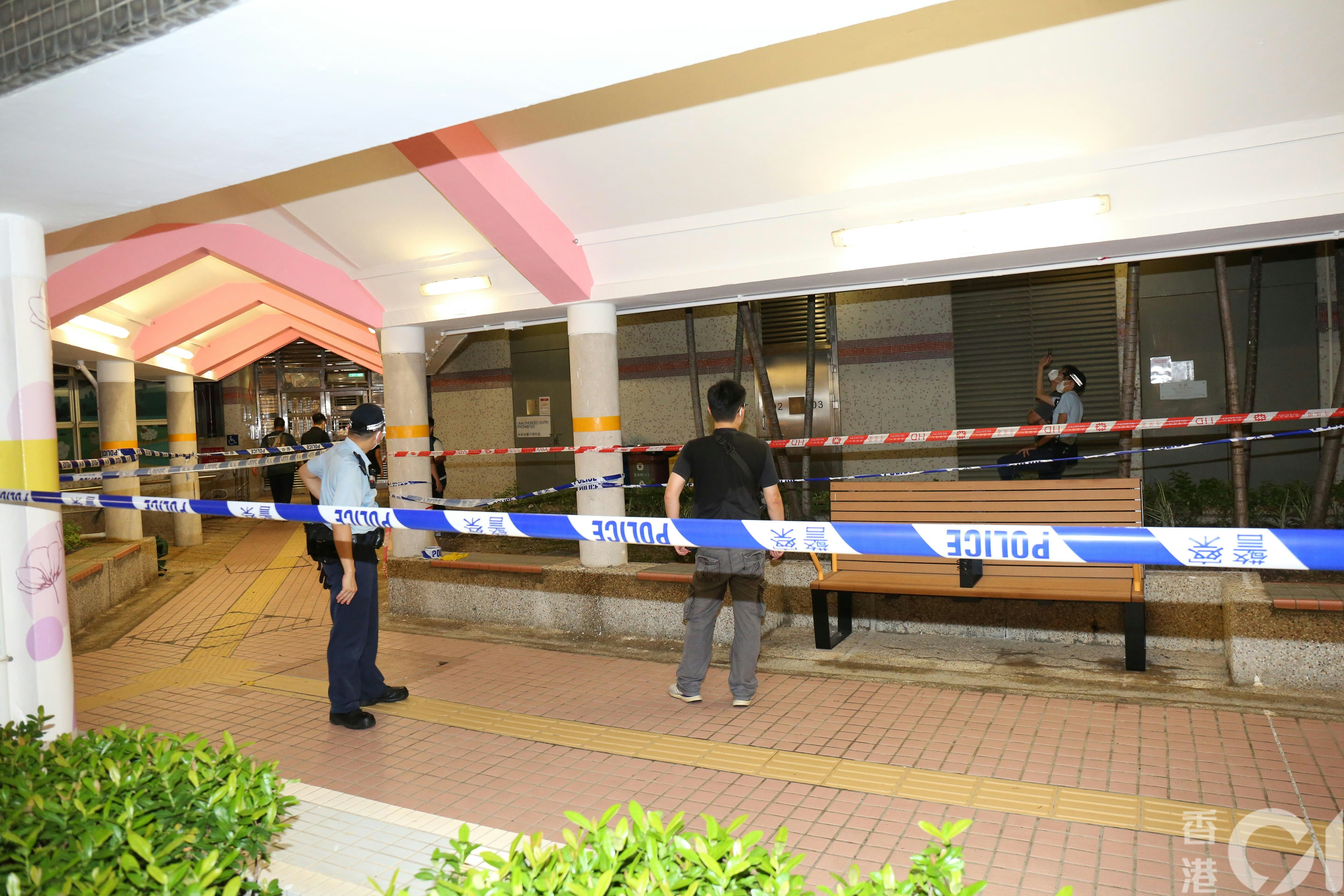 葵涌邨老翁墮樓亡 警揭單位內女子伏屍