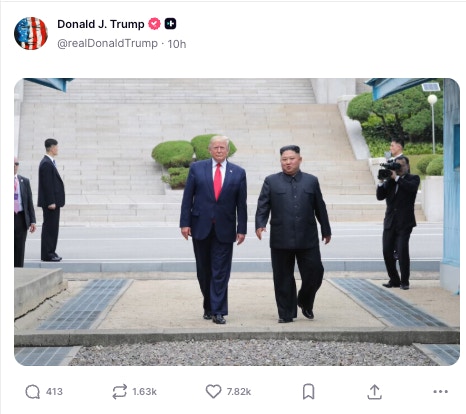 图为2026年8月24日,特朗普在社交平台上载自己与朝鲜领导人金正恩的合照,图为两人于2019年6月在在朝鲜板门店举行第二次「特金会」时的合照。(TruthSocial@realDonaldTrump 截图)