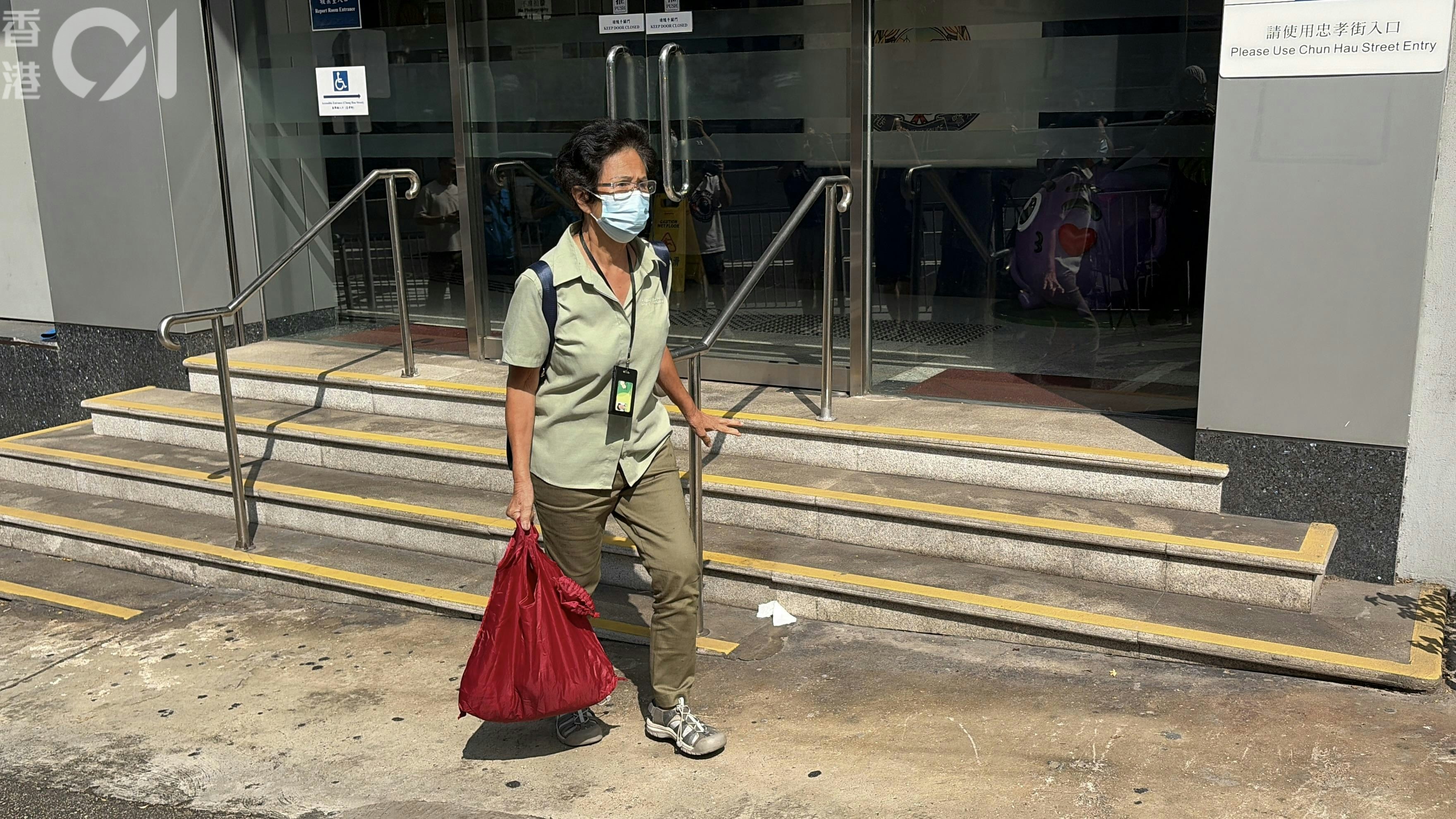 太子站外持花束喊口號 國安處拉3人 消息：包括前區議員馮競文
