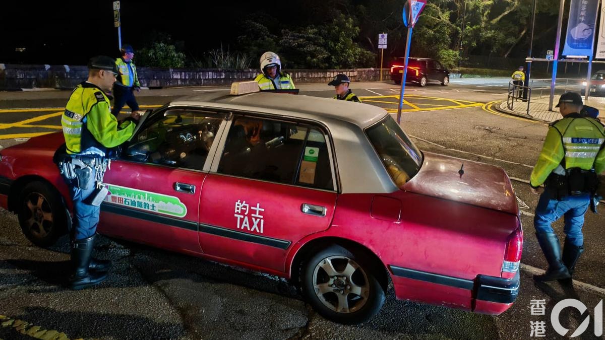 警「放蛇」中環去港島山頂 黑的司機索$350車資 涉4宗罪被捕