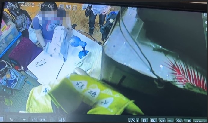 石塘咀街市改衫舖女顧客疑不滿扯甩衣車　34歲女子涉刑毁被捕