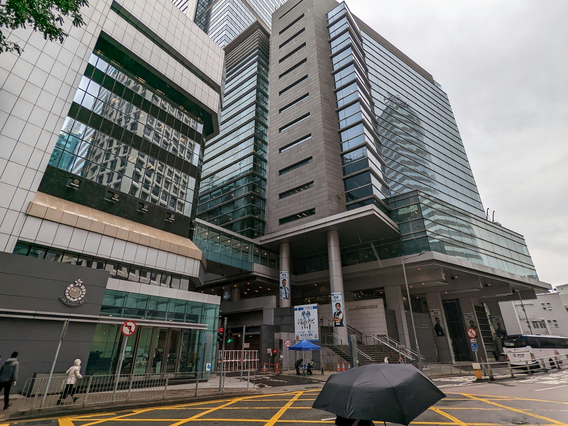灣仔警察總部碎紙機起火 一人臉部受傷送院