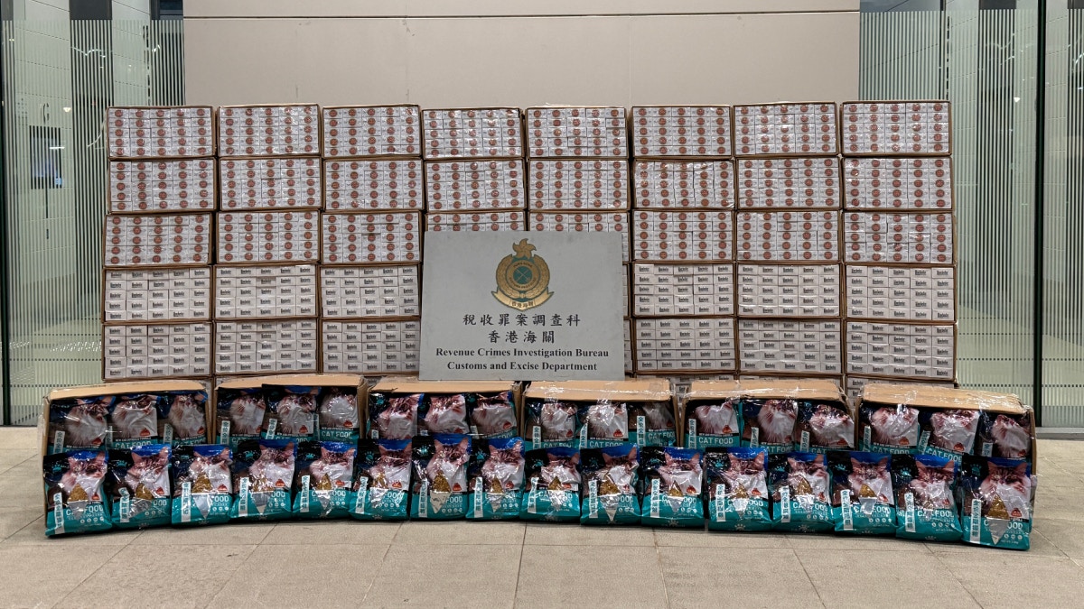 海關搗私煙倉及出口轉運站 拘一男檢逾$1億貨 有煙草偽裝貓糧