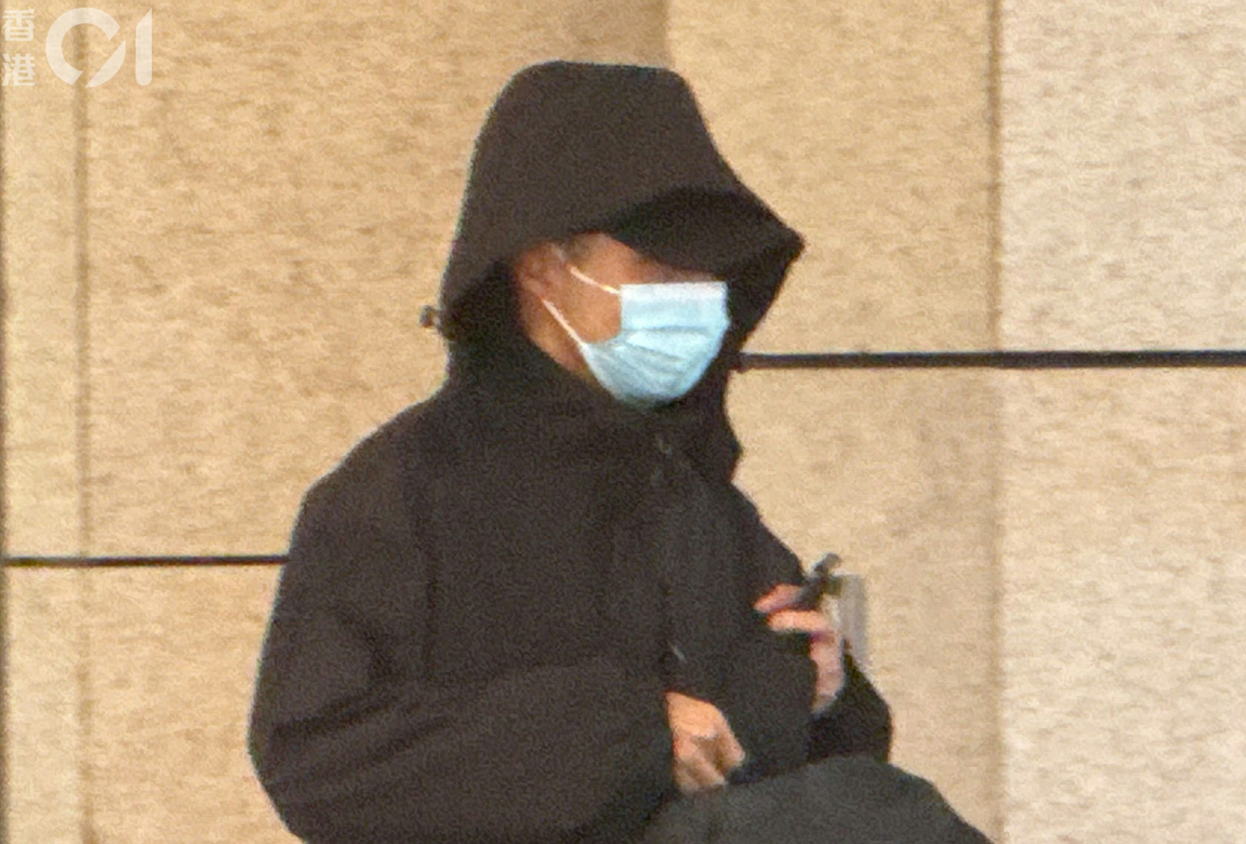 關員涉休息室非禮女同事　官接納或輕拍背部作安慰　裁罪名不成立