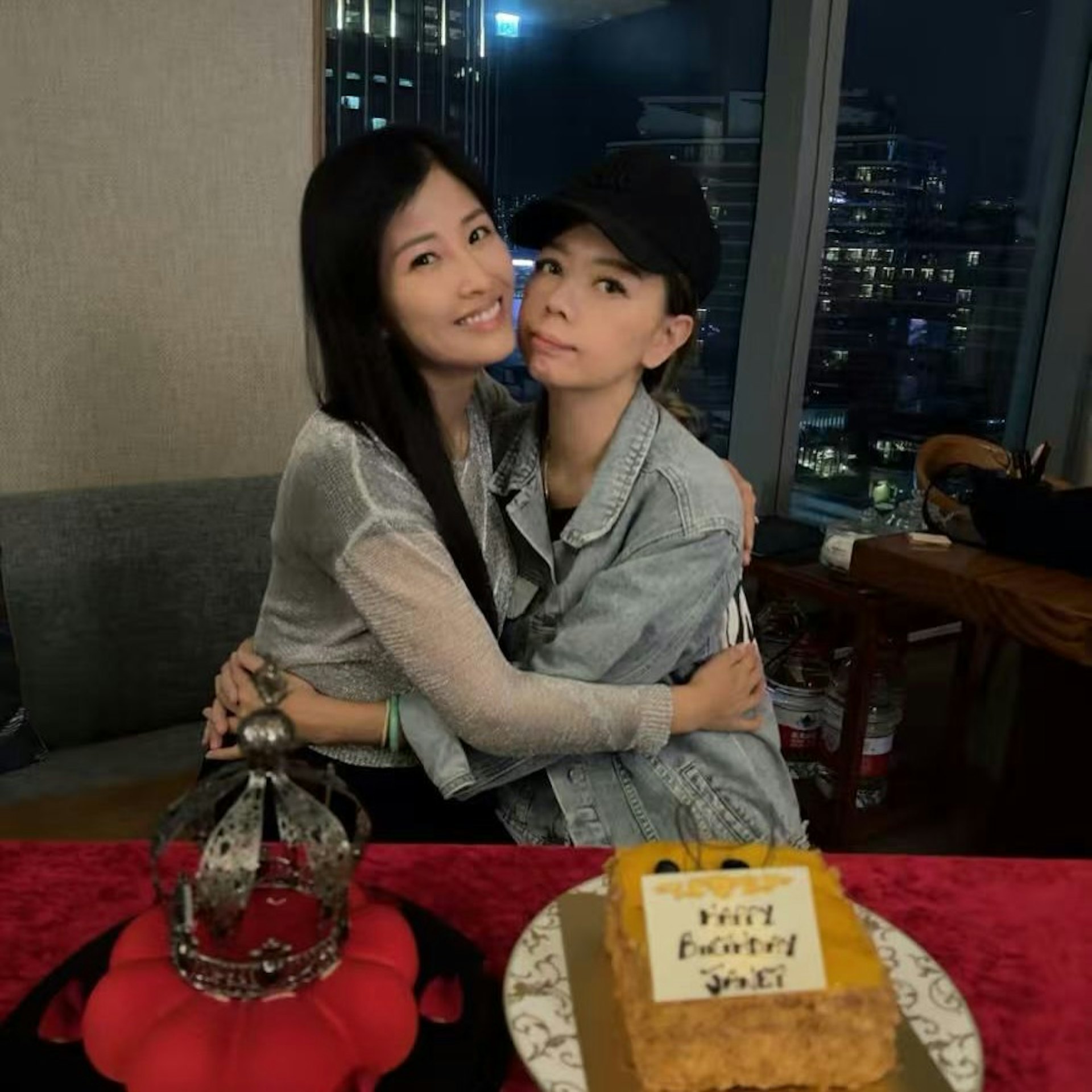 梁荣忠罕见露面身形圆润,回应钟丽淇住院传闻:已失联多年,唯愿早日康复 梁荣忠罕见露面身形圆润,回应钟丽淇住院传闻:已失联多年,唯愿早日康复