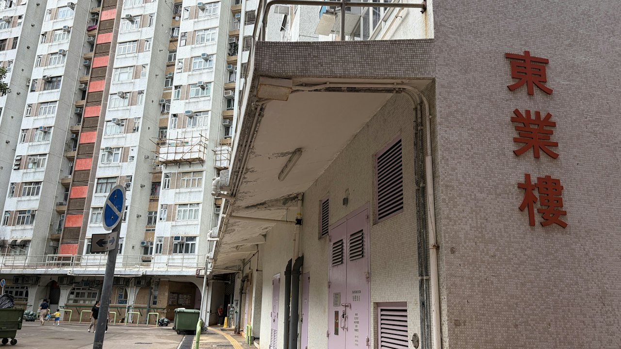 鴨脷洲利東邨雙屍|社恐兄隱蔽10年不見家人 疑弟猝死失照顧同亡