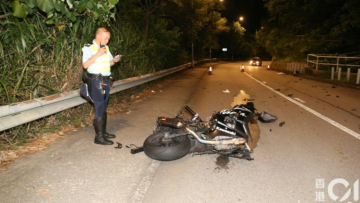 清水灣電單車疑失控「自炒」解體 21歲鐵騎士昏迷 送院搶救不治