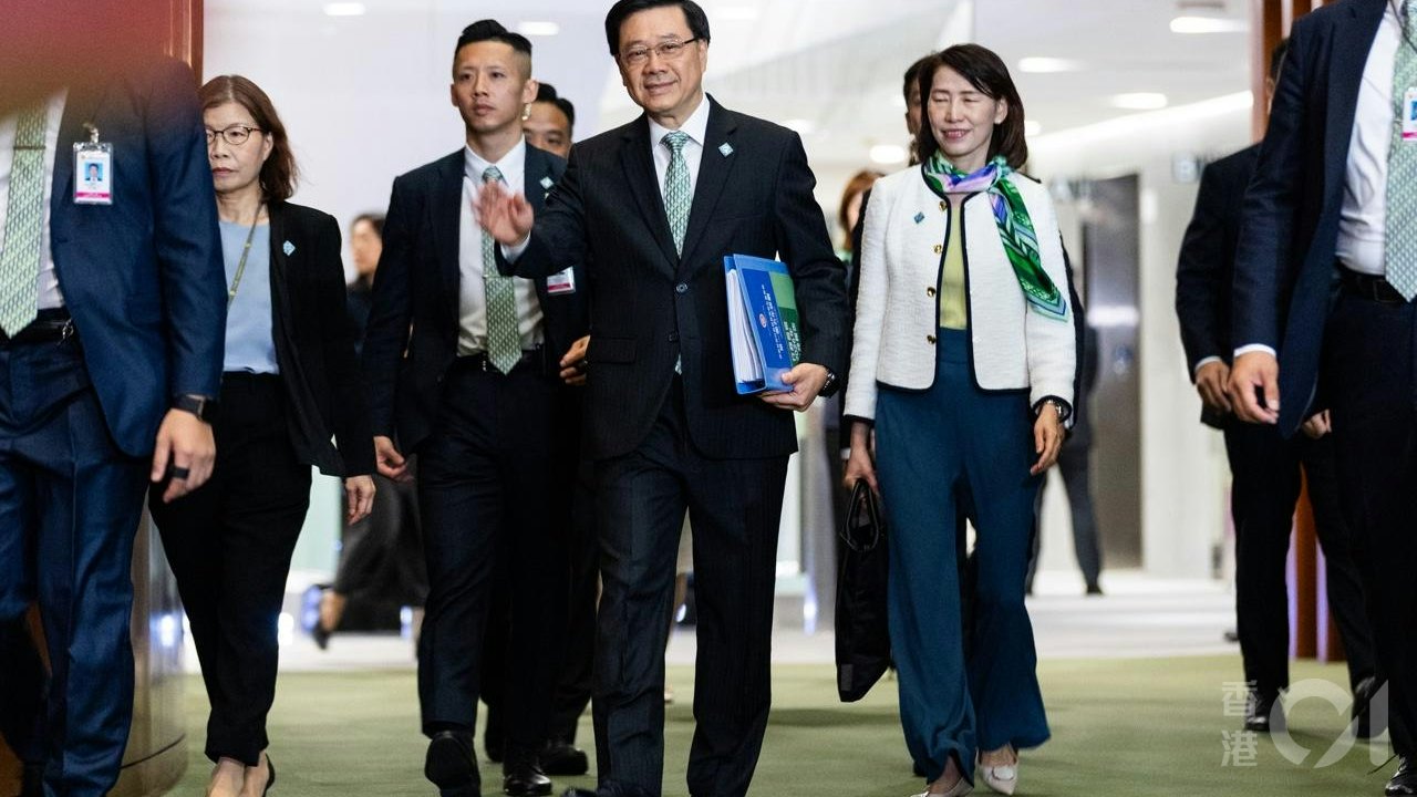 五年規劃|李家超:按社會經濟需要 動態調整輸入外勞種類和數量