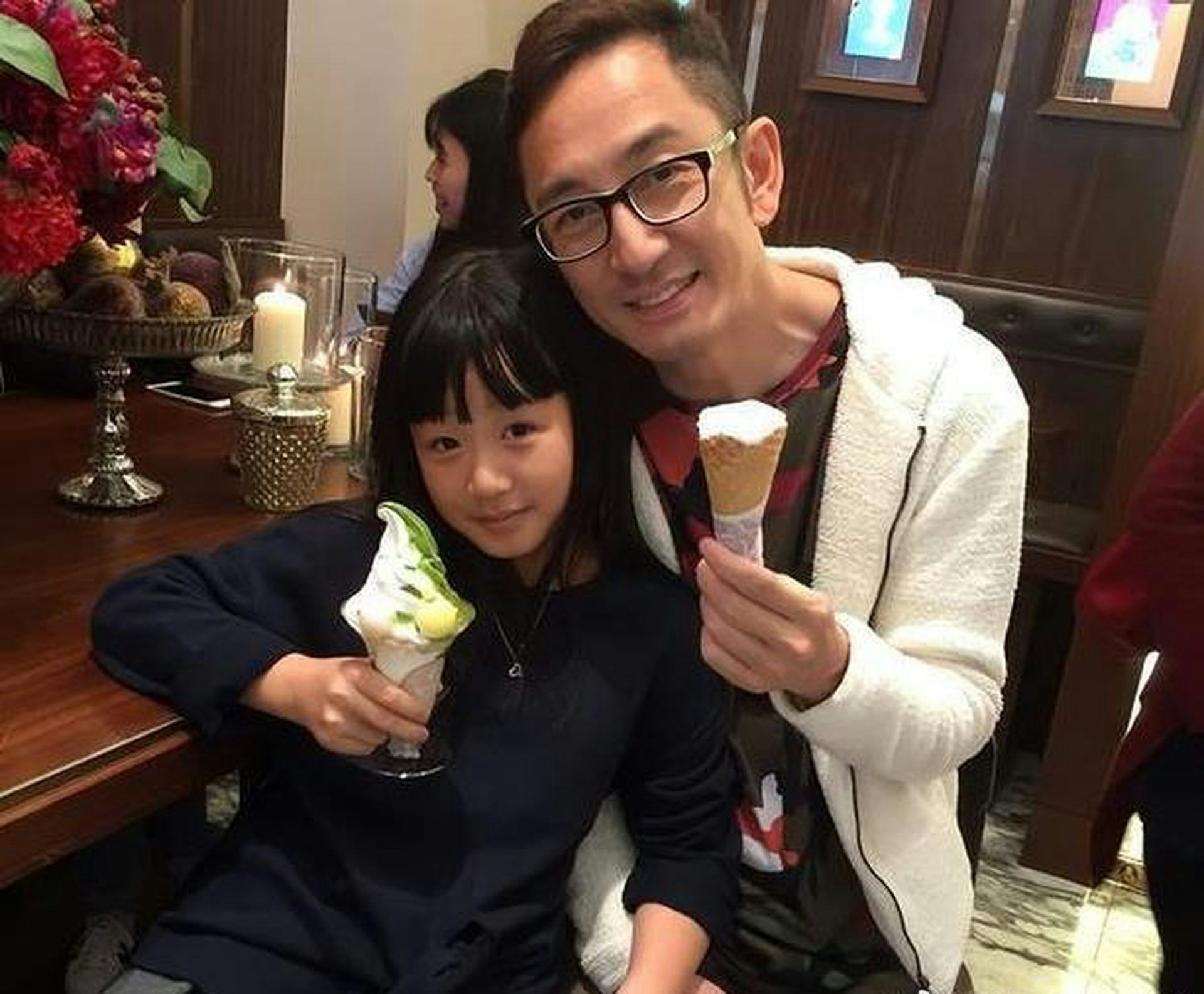 吴启华与前妻石洋子的女儿吴熙儿。