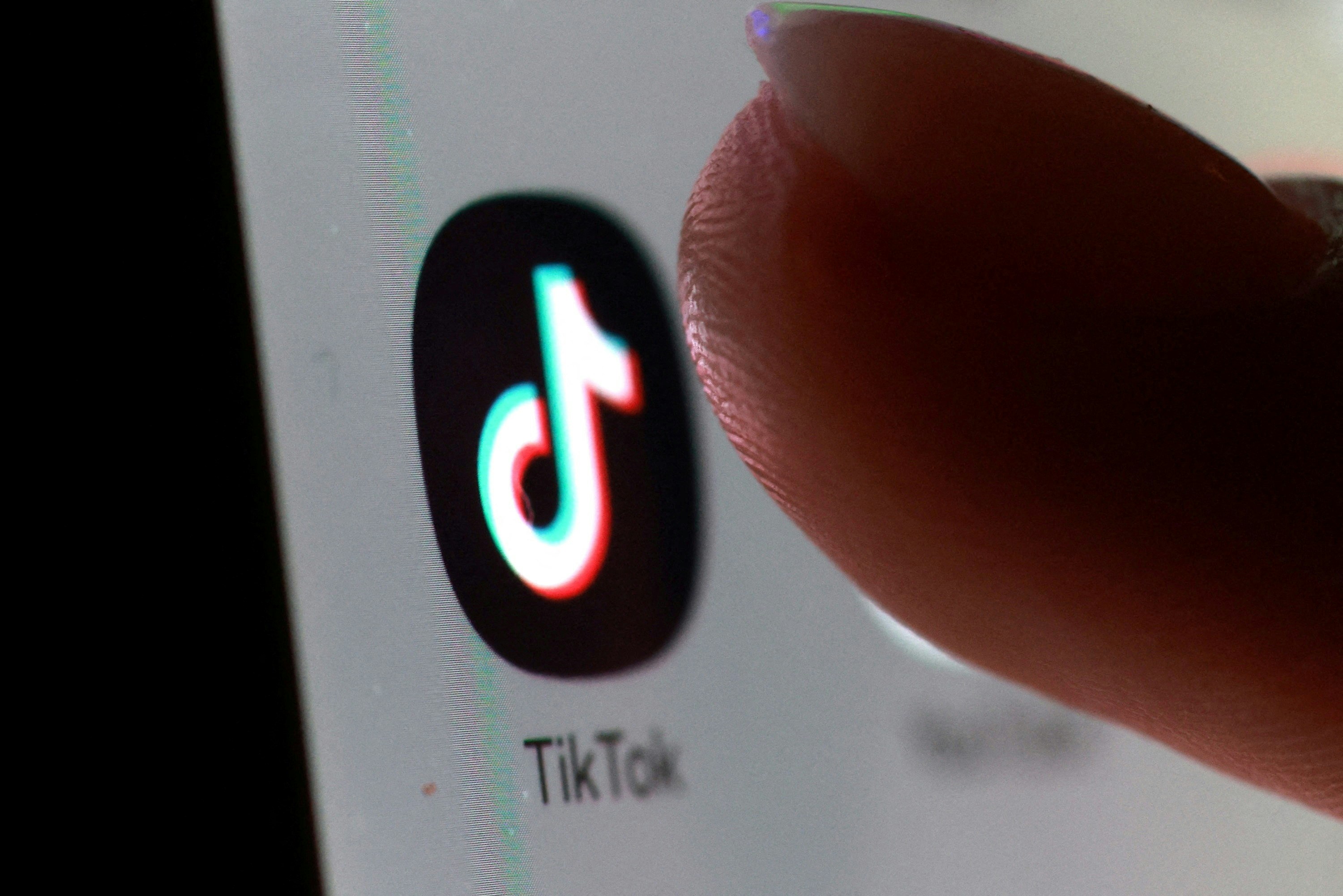 2025年10月27日，图为字节跳动旗下TikTok在智能手机上的应用程式图示。（Reuters）