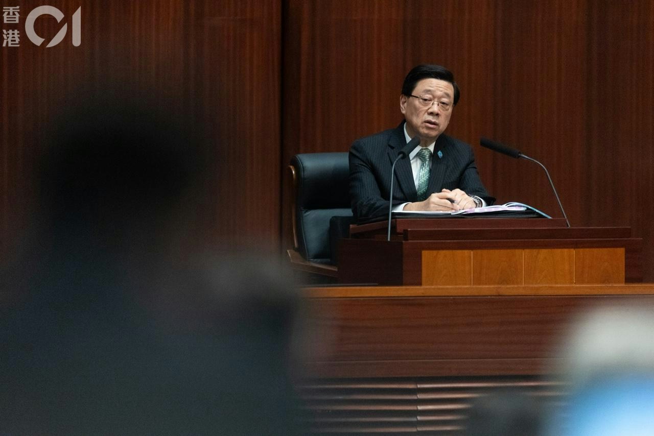 施政報告｜議員憶警察治港質疑　李家超論管治：唔想局長唔叻過我