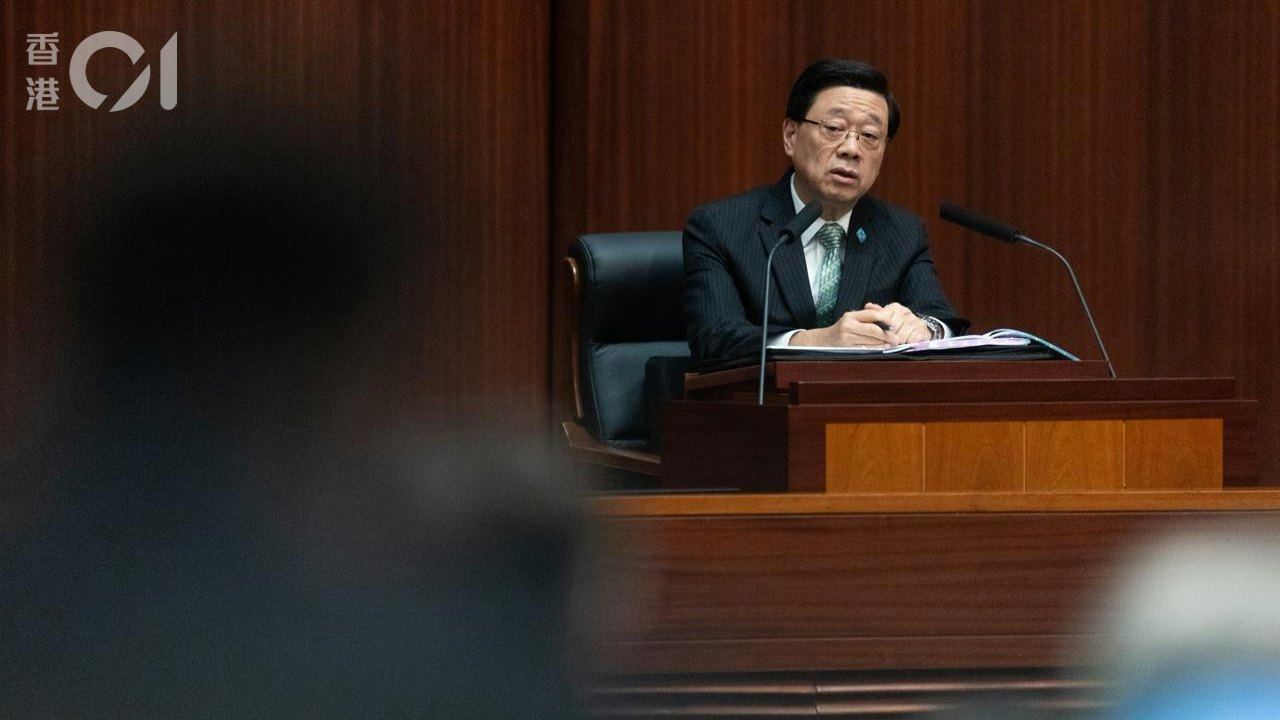 施政報告|議員憶警察治港質疑 李家超論管治:唔想局長唔叻過我