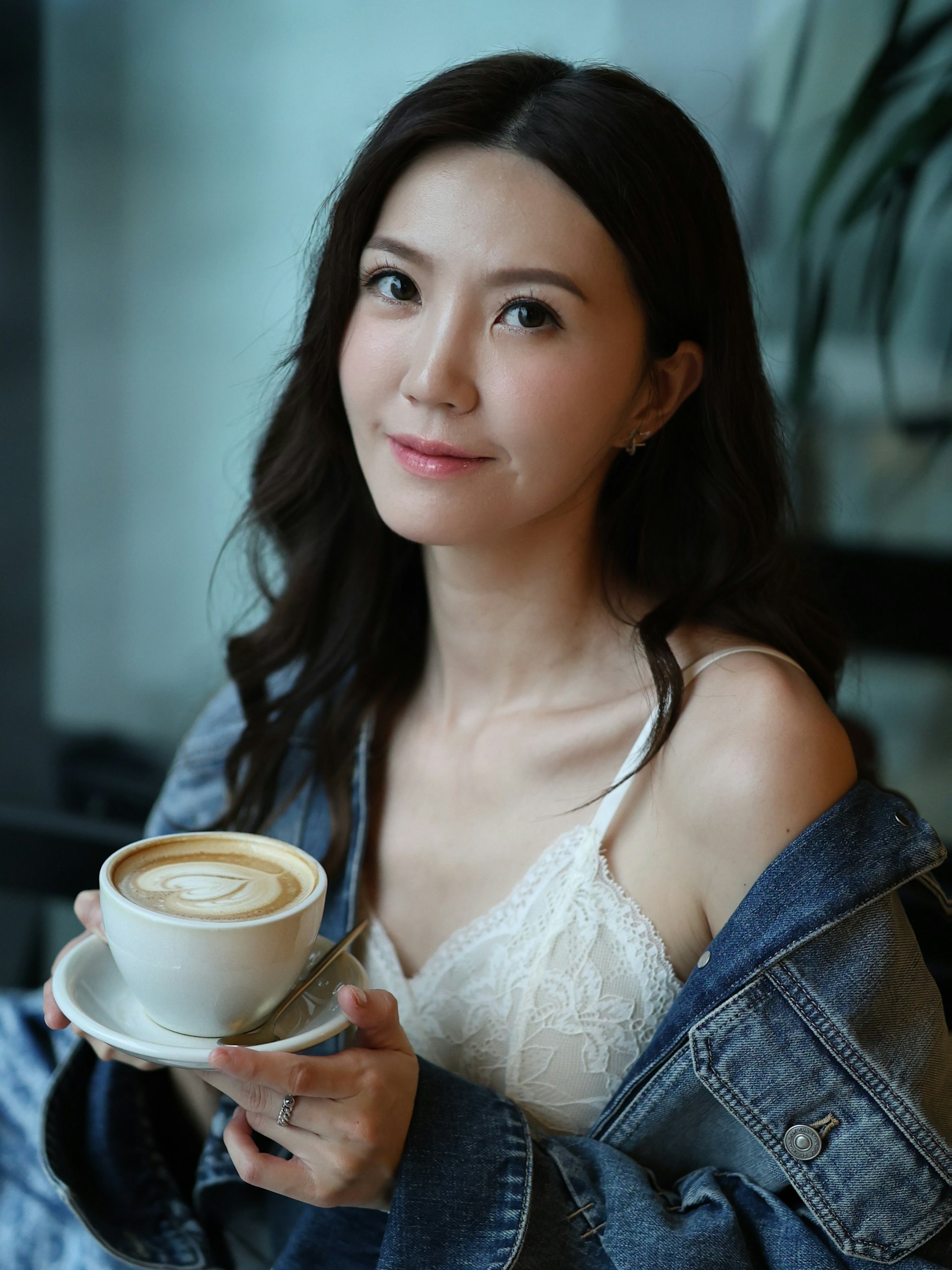 吳若希近期演藝事業全面爆發。(IG@jinnyng)