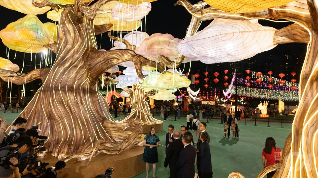 中秋節天氣|天文台料周五及周六追月 大致多雲局部地區有驟雨