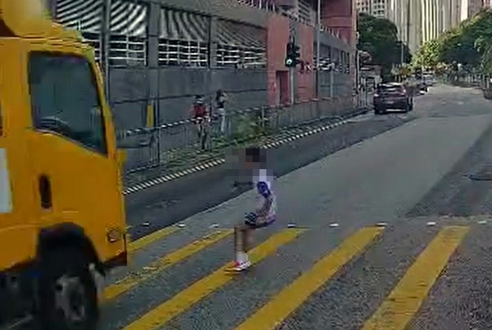 9-Year-Old Boy Runs Red Light, Clipped by Cargo Truck in Yau Tong Near-Miss