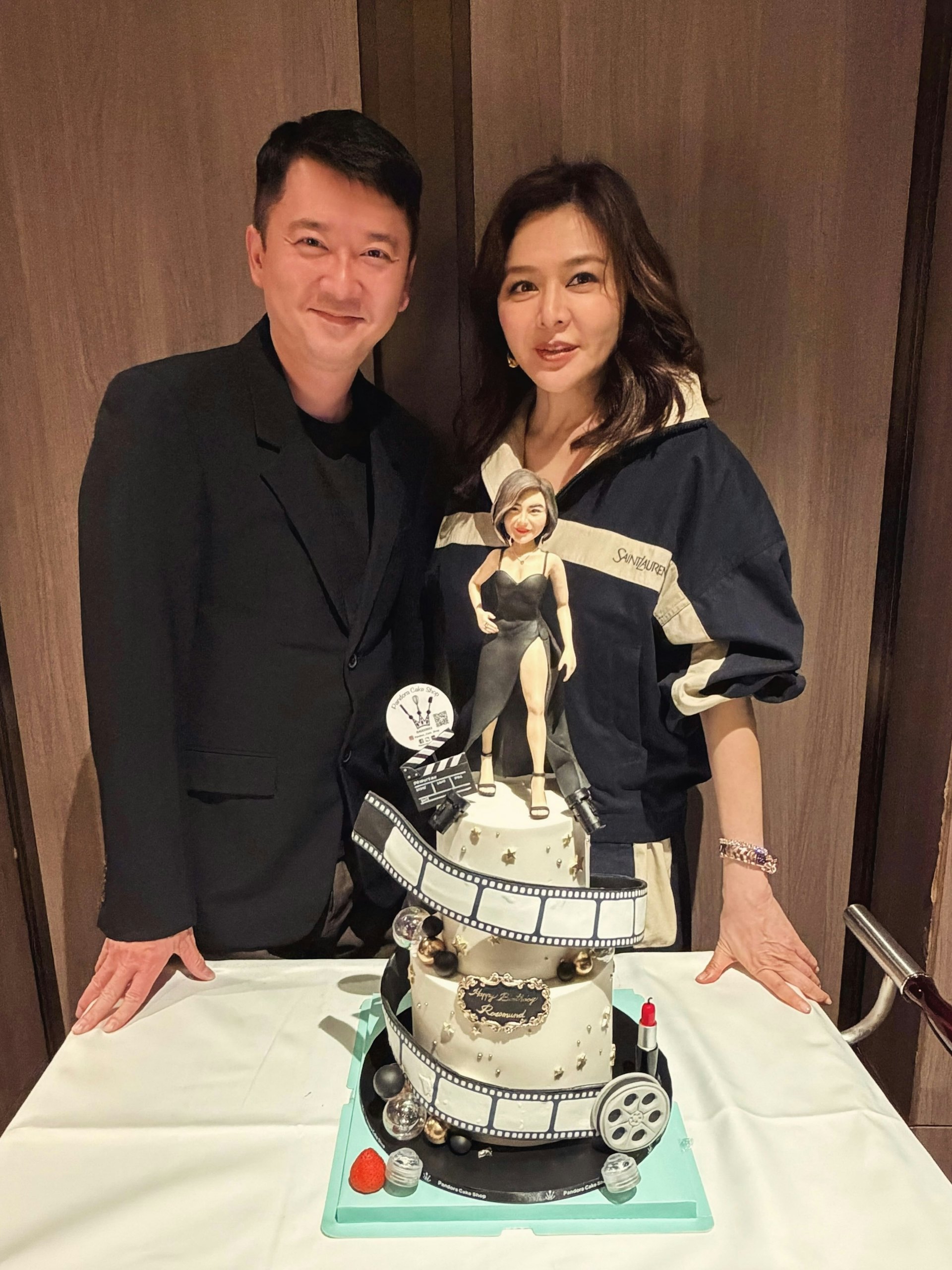 貼心送上專屬蛋糕祝壽。(IG@jefferyyau)