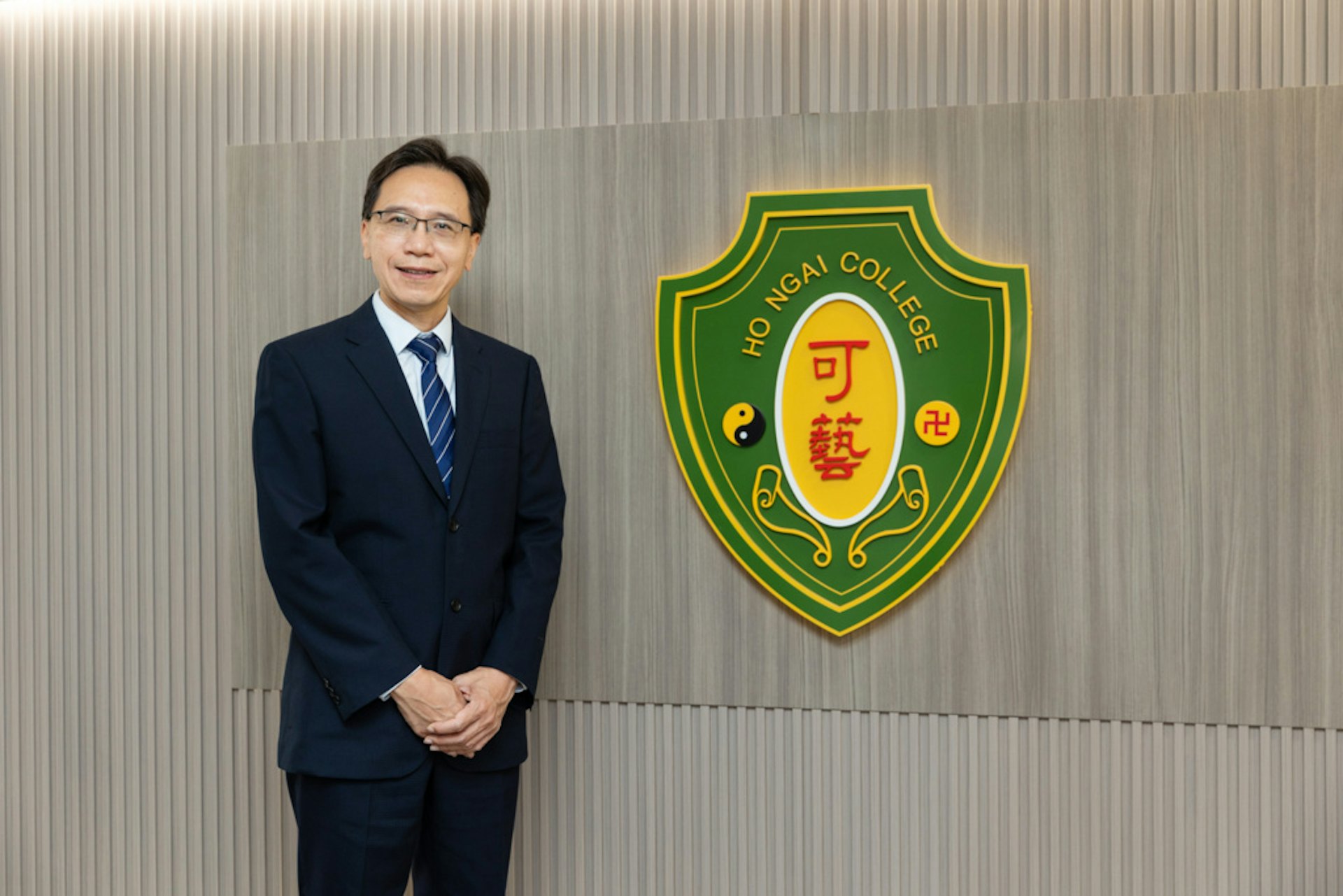 可藝中學校長張建新表示,部分基層學生家庭未必有足夠資源提供額外英文支援,學校需在課堂以外補足學習需要。