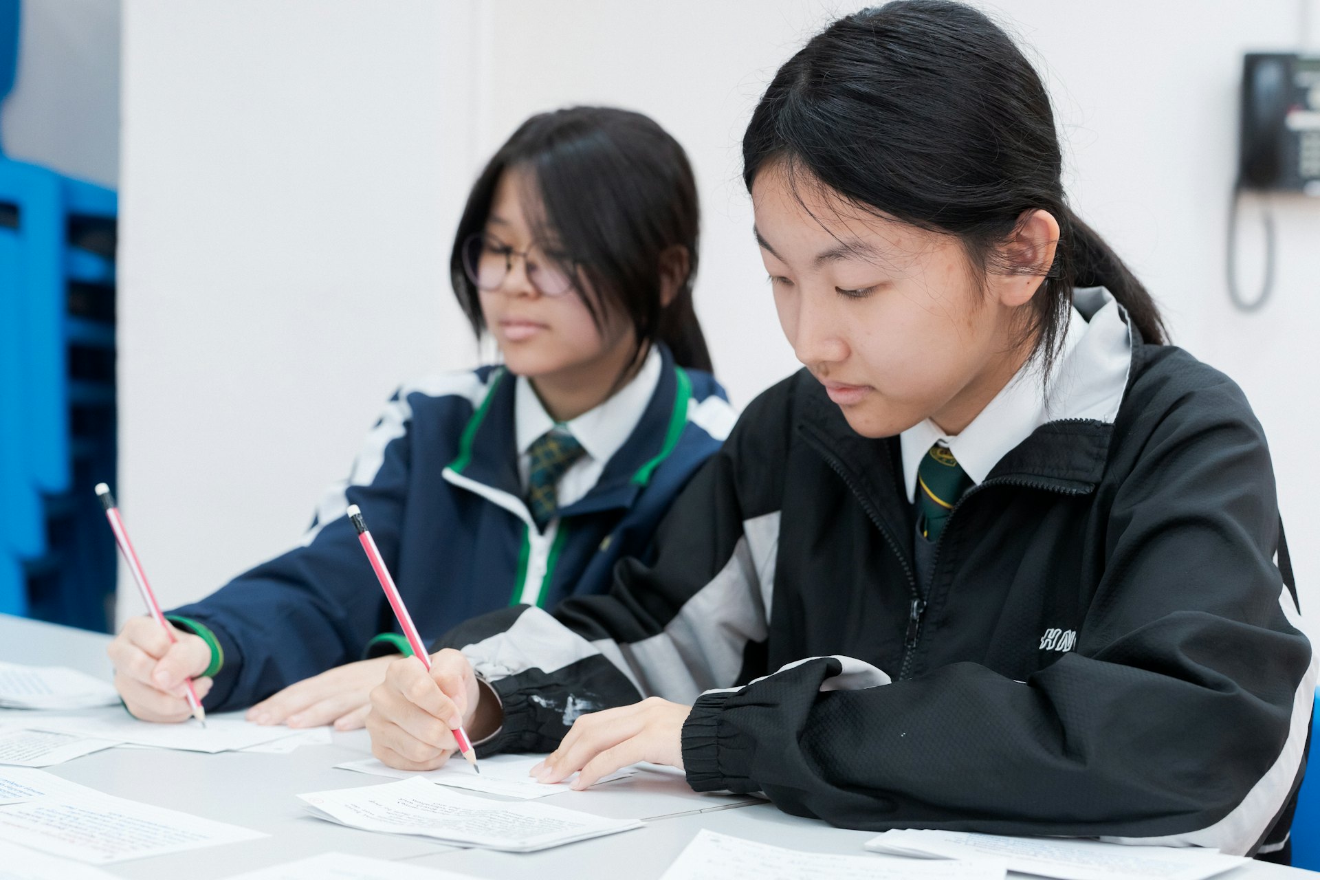 可藝中學開設拉丁文興趣班,學生從字根、字首及詞彙演變入手,學習拆解及推測陌生英文生字的意思。