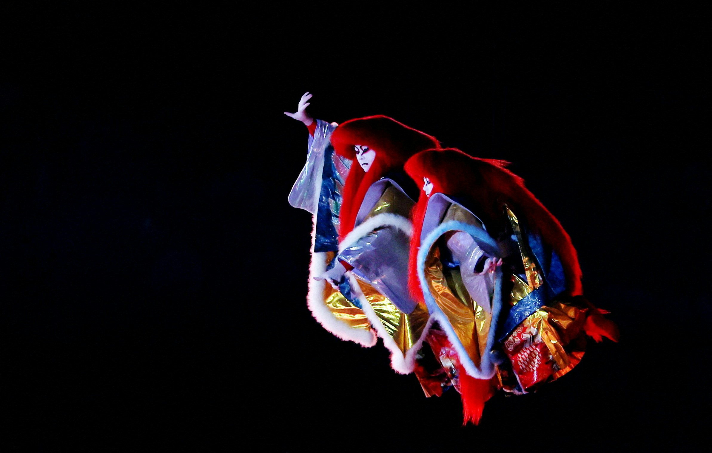 2026年9月19日，名古屋亚运会开幕礼，一名艺伎正在演出。（Reuters）