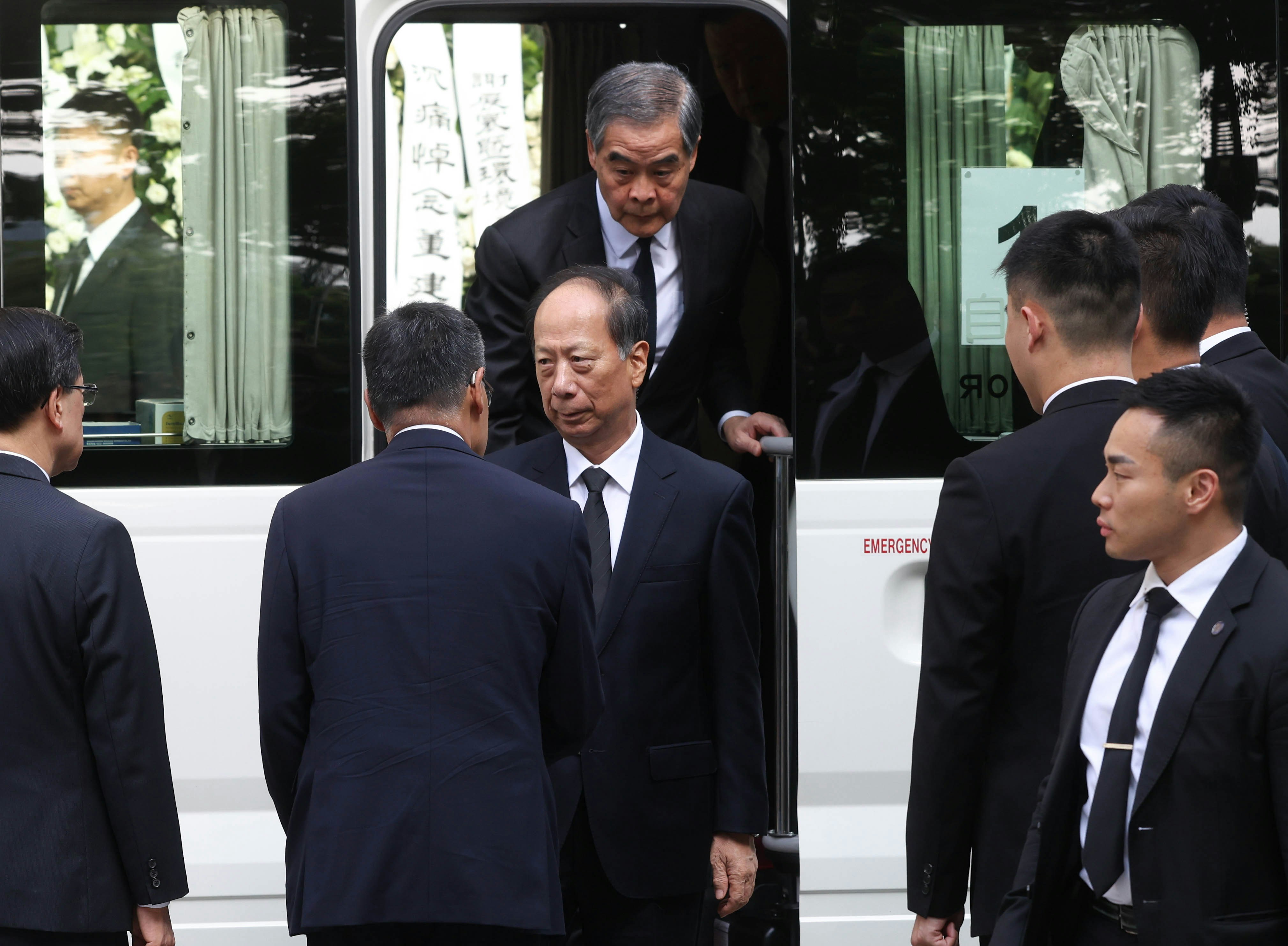 董建華出殯｜習近平胡錦濤慰問親屬　中央曾要求病重期間全力救治