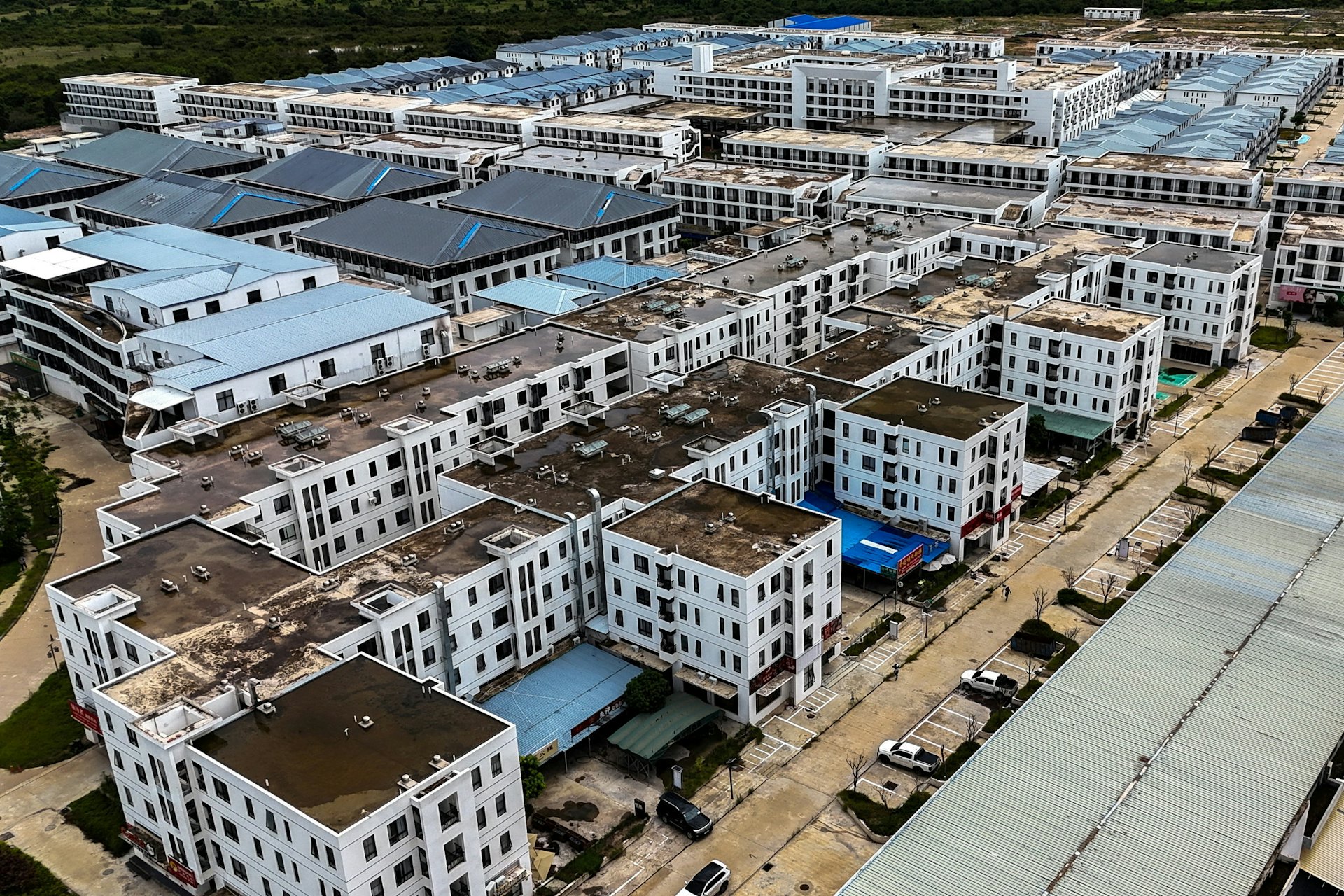 2026年9月21日,无人机拍下柬埔寨的电讯诈骗「8号园区」,该地据报与太子集团有关联。