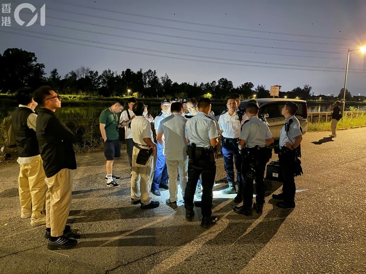 元朗疑狗咬死人｜漁護警方連續第三日　肇事現場搜捕無人看管狗隻