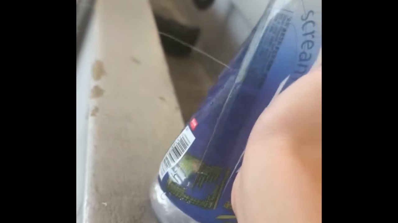 運動飲品疑現針孔|網傳輕擠樽身唧出液體短片 網民:尖唔尖叫?