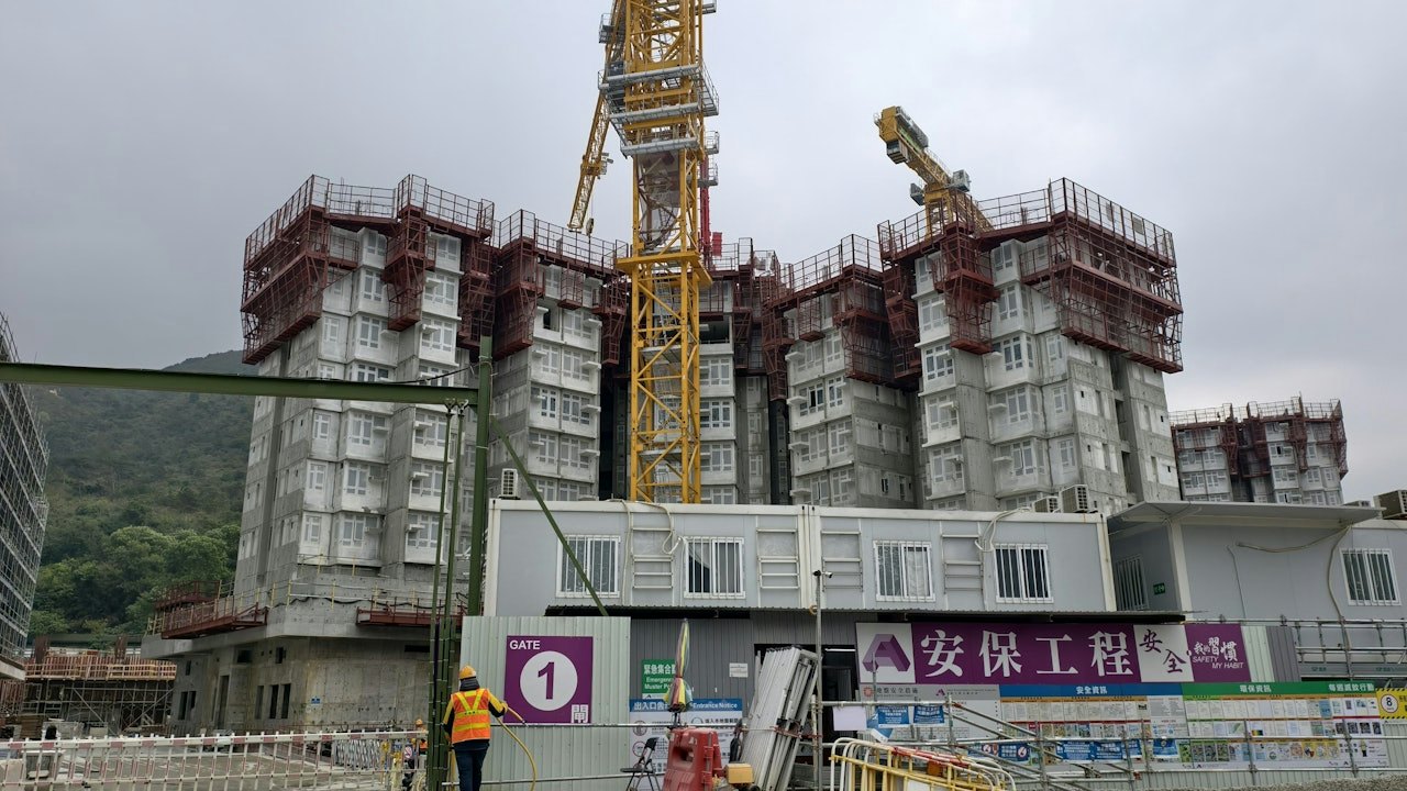 東涌公屋石屎樣本未達標|業界料石磚製作或養護不當 促檢視監管