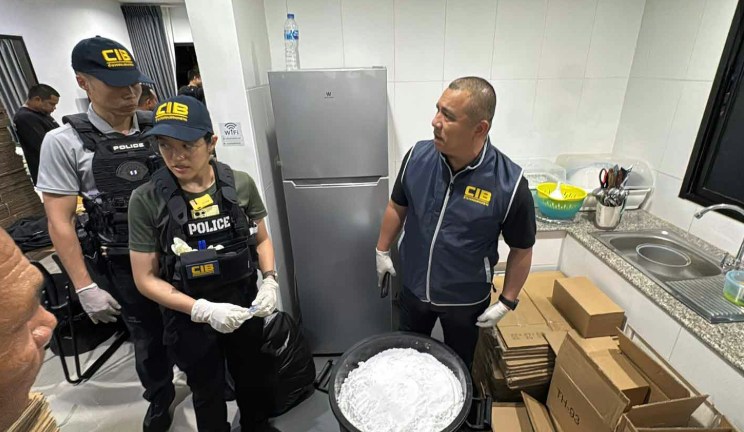 2026年9月21日,一名26岁香港男子包装冰毒被捕,被查获的毒品估值约为7亿泰铢(约1.65亿港元)。(警方图片)
