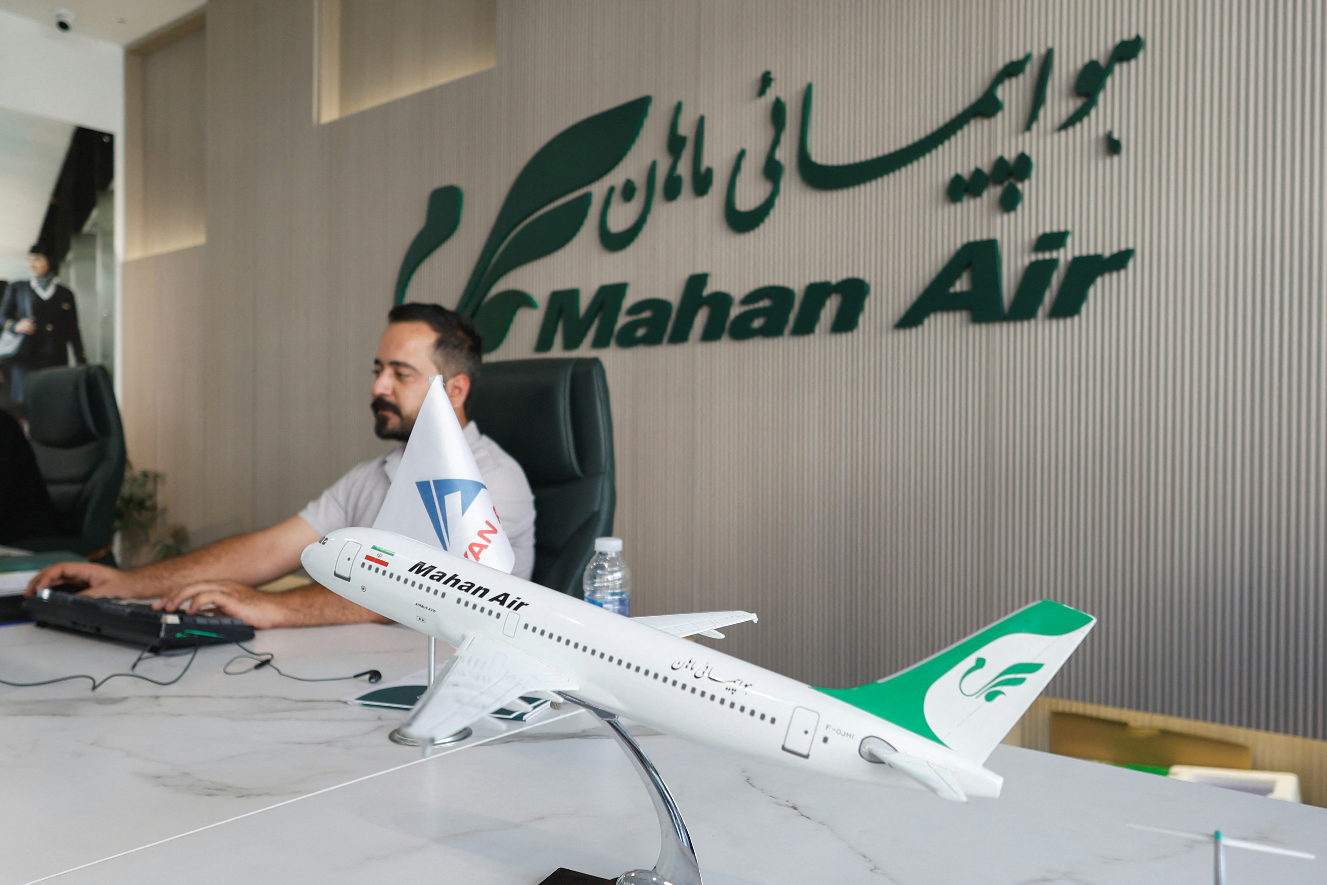图为2026年9月22日,伊朗最大私营航空公司马汉航空公司(Mahan Air)位于伊拉克库德斯坦自治区首府艾比尔办公室的情况。(Reuters)